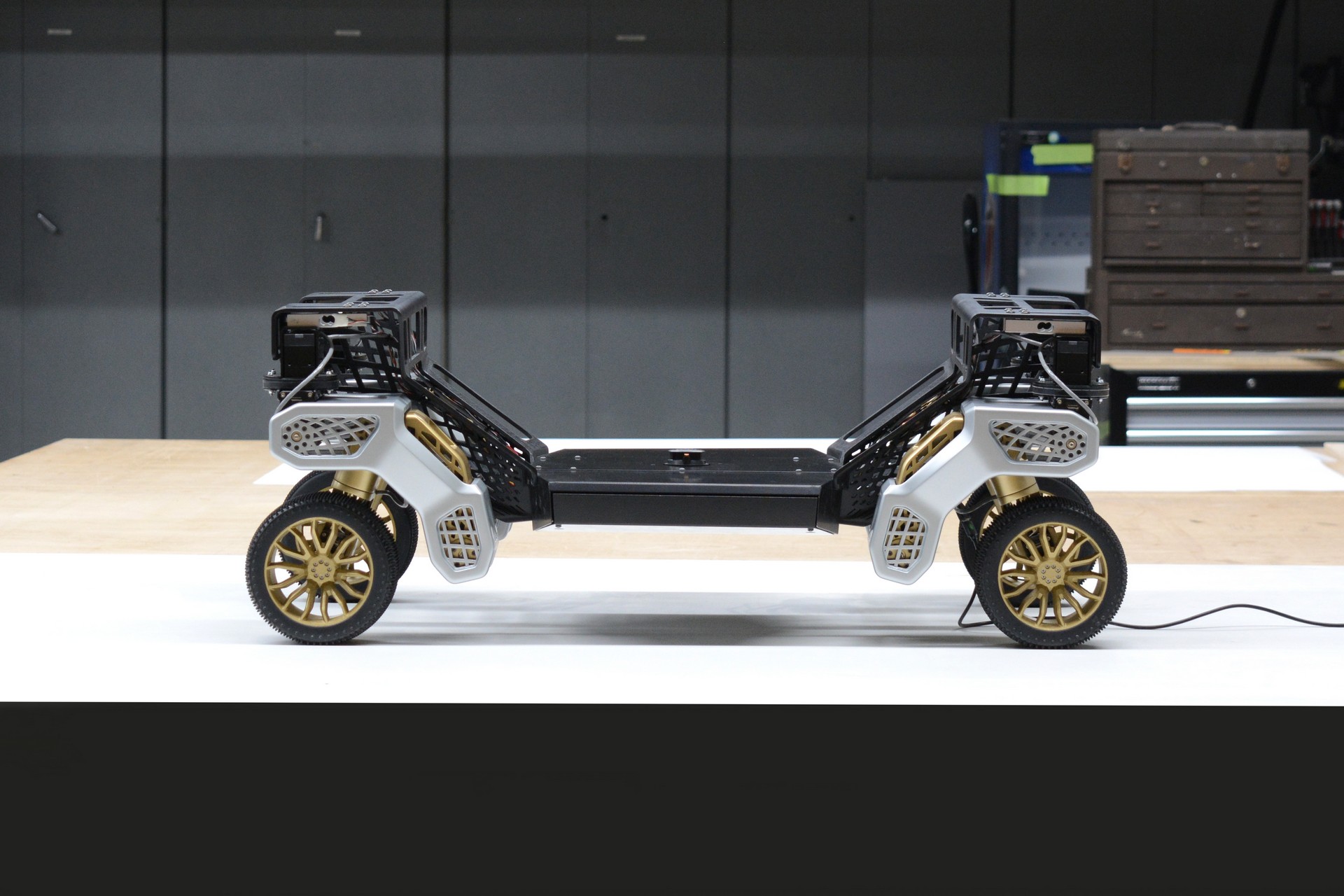 Hyundai’s TIGER Concept Is A ‘Walking’ Robot Designed To Tackle Tough Terrain