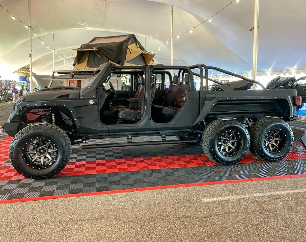 Six-Wheeled Jeep Gladiator Is As Wild As Road-Legal Vehicles Come