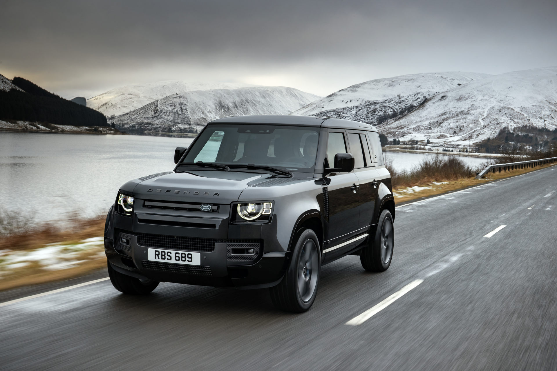 New 2022 Land Rover Defender V8 Lands With 518 HP