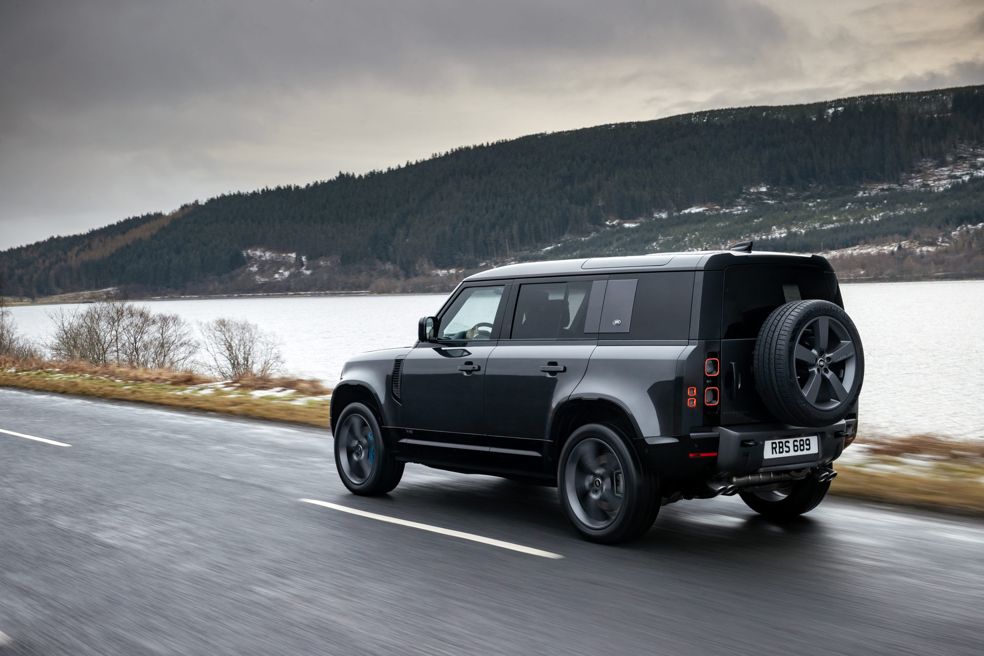 New 2022 Land Rover Defender V8 Lands With 518 HP