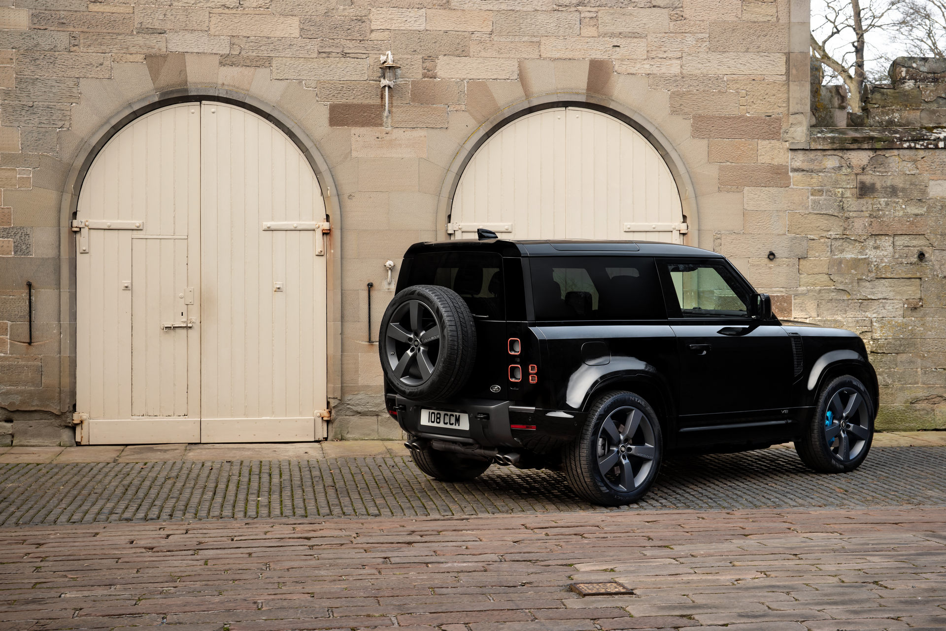 New 2022 Land Rover Defender V8 Lands With 518 HP