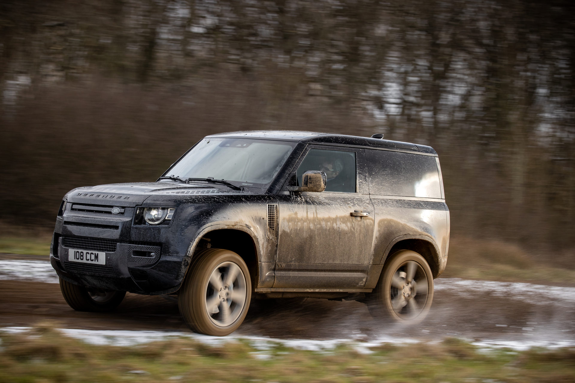 New 2022 Land Rover Defender V8 Lands With 518 HP