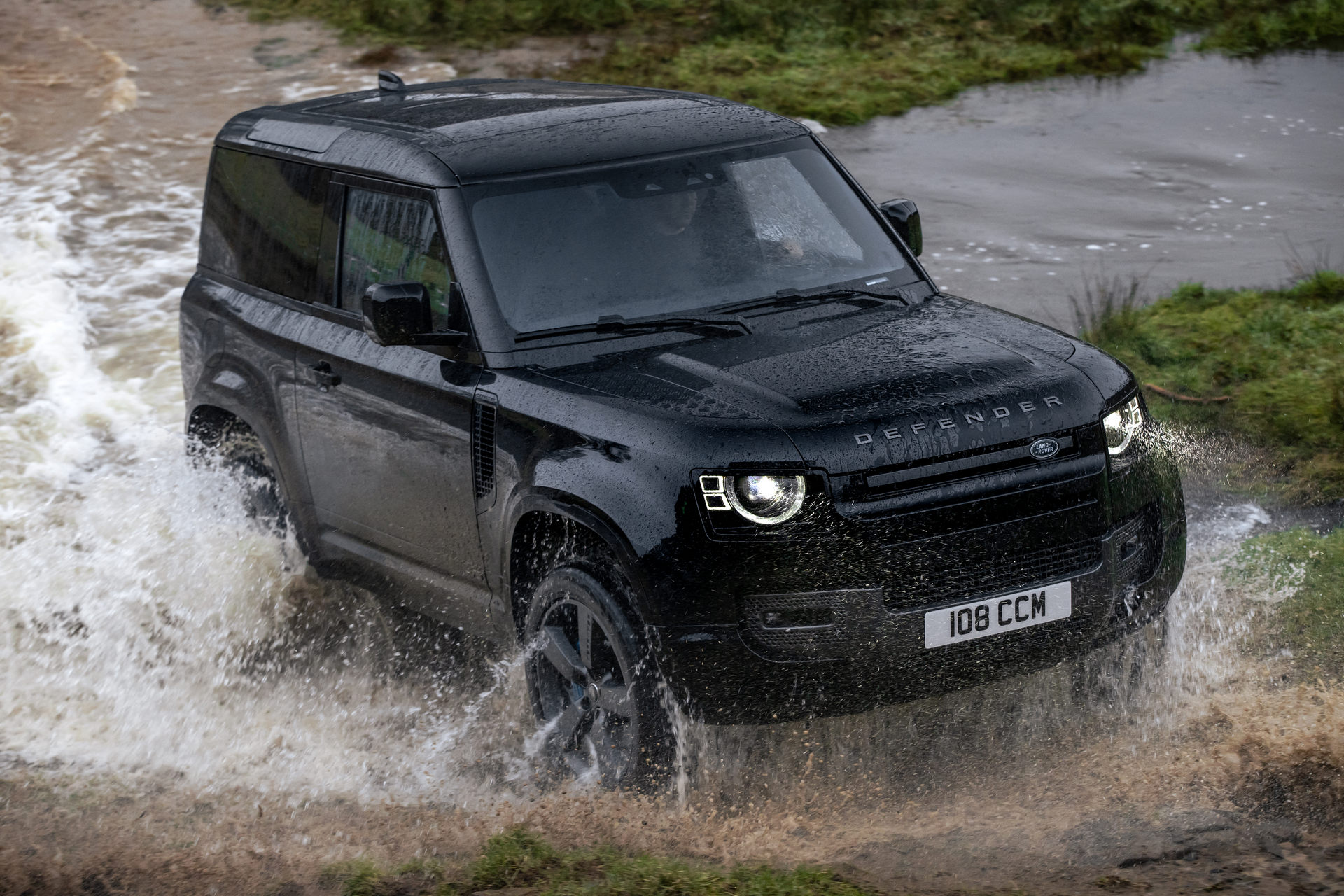 New 2022 Land Rover Defender V8 Lands With 518 HP
