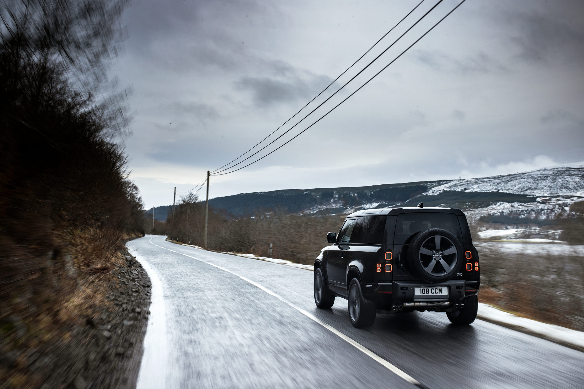 New 2022 Land Rover Defender V8 Lands With 518 HP