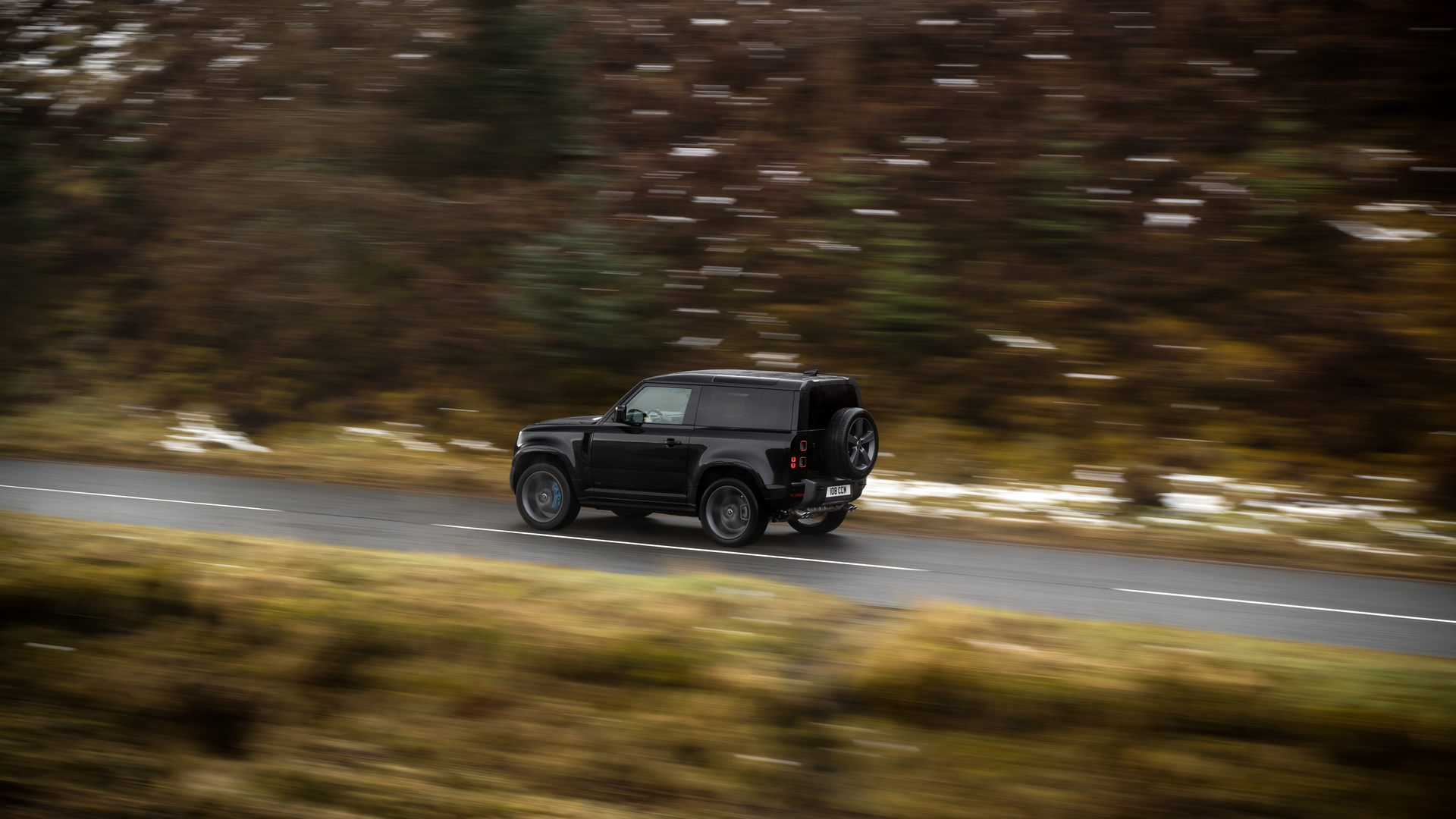 New 2022 Land Rover Defender V8 Lands With 518 HP