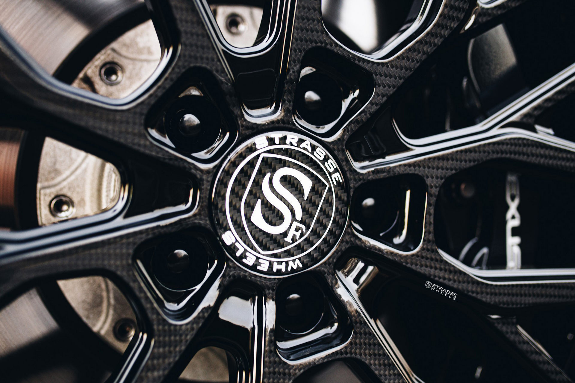 Lexus LC500 Looks Even Better With These ‘Carbon Fiber’ Wheels