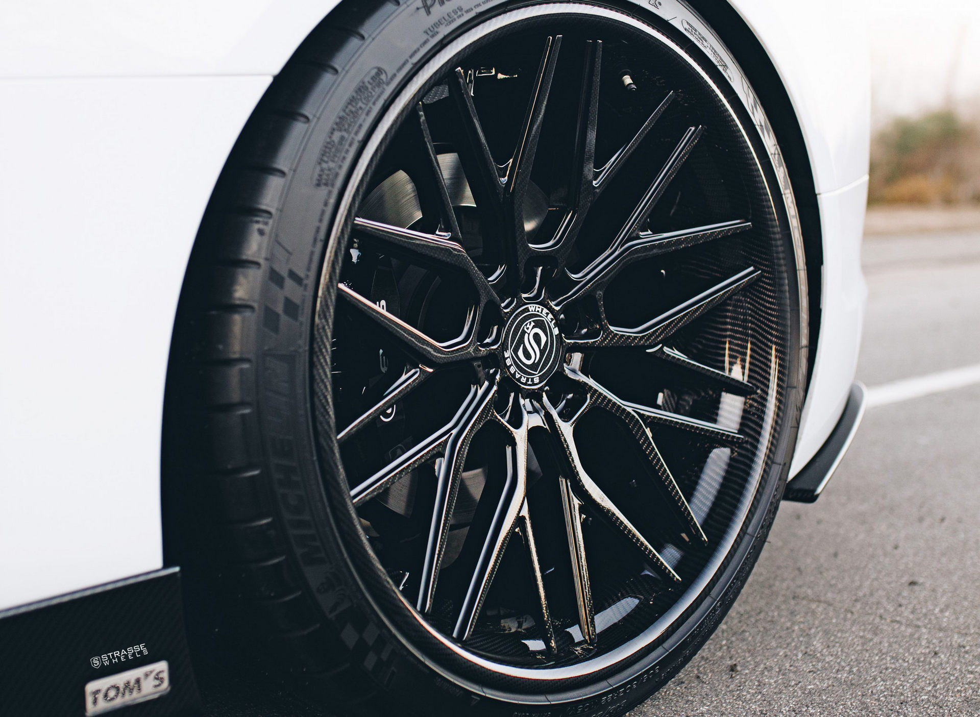 Lexus LC500 Looks Even Better With These ‘Carbon Fiber’ Wheels