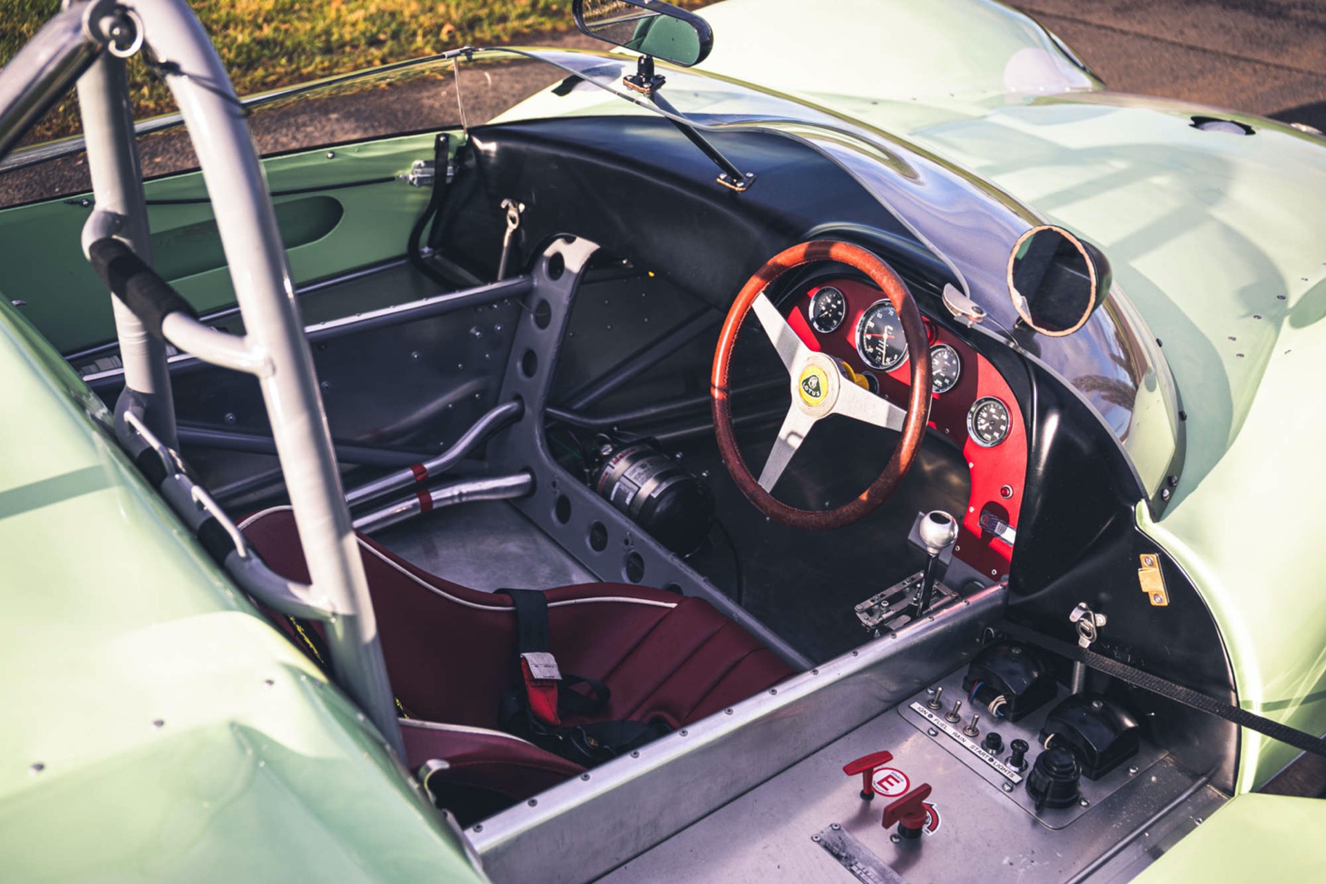 1960 Lotus 19 Raced By Graham Hill, Jim Clark, And Stirling Moss To Go Under The Hammer