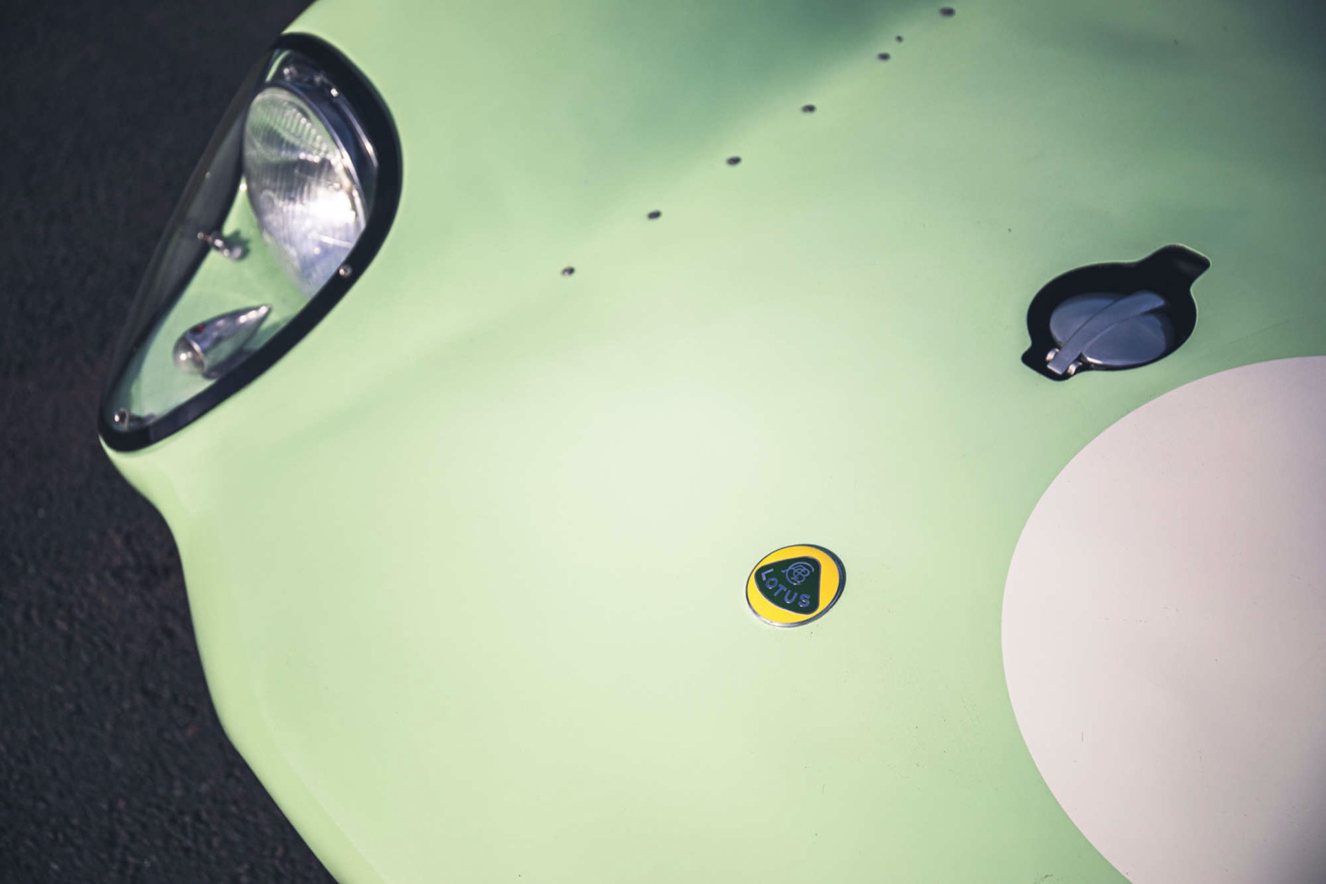 1960 Lotus 19 Raced By Graham Hill, Jim Clark, And Stirling Moss To Go Under The Hammer