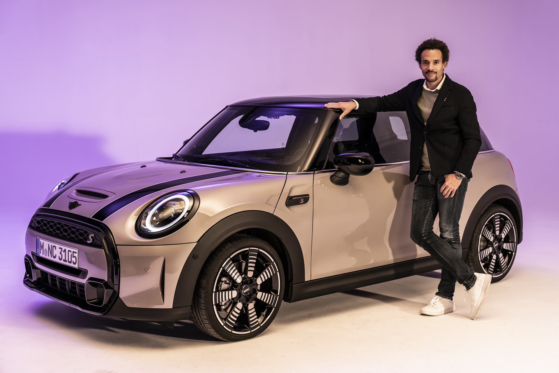Future MINI Models Won’t Offer A Leather Option But They’ll Still Be Fun, Says Design Boss
