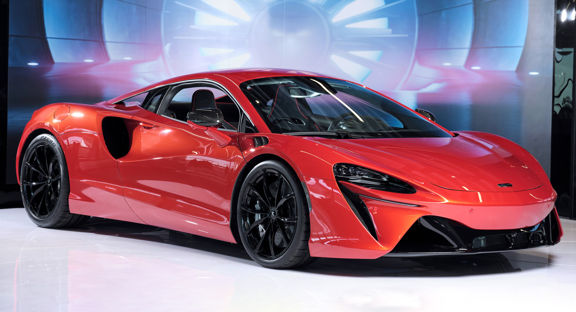 New McLaren Artura Is A 670 HP Plug-in Hybrid Supercar That Has No .