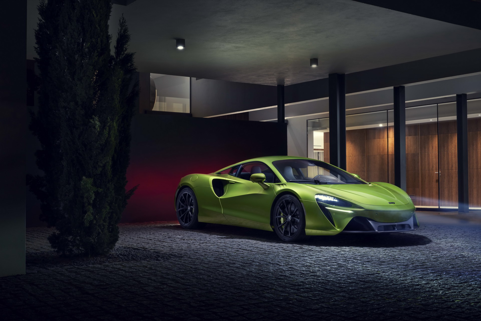 New McLaren Artura Is A 670 HP Plug-in Hybrid Supercar That Has No Reverse Gear