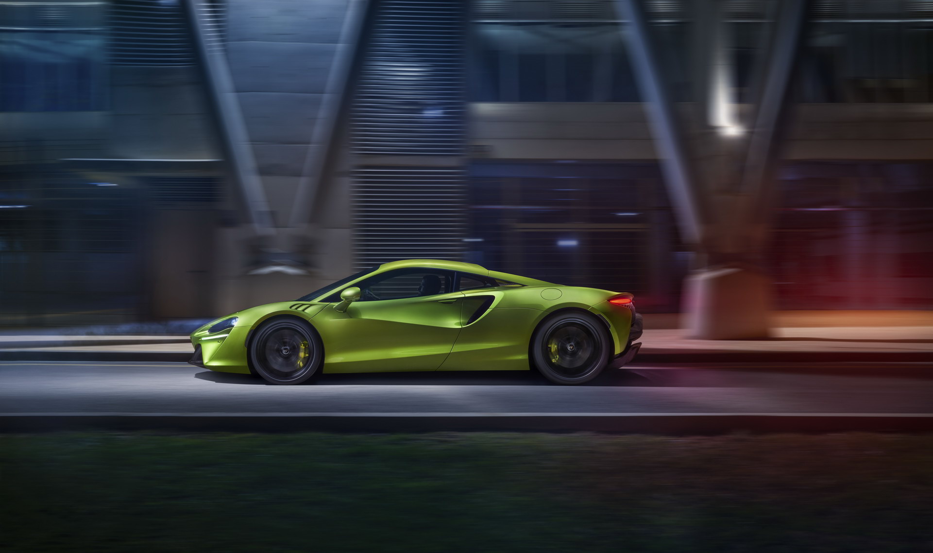 New McLaren Artura Is A 670 HP Plug-in Hybrid Supercar That Has No Reverse Gear