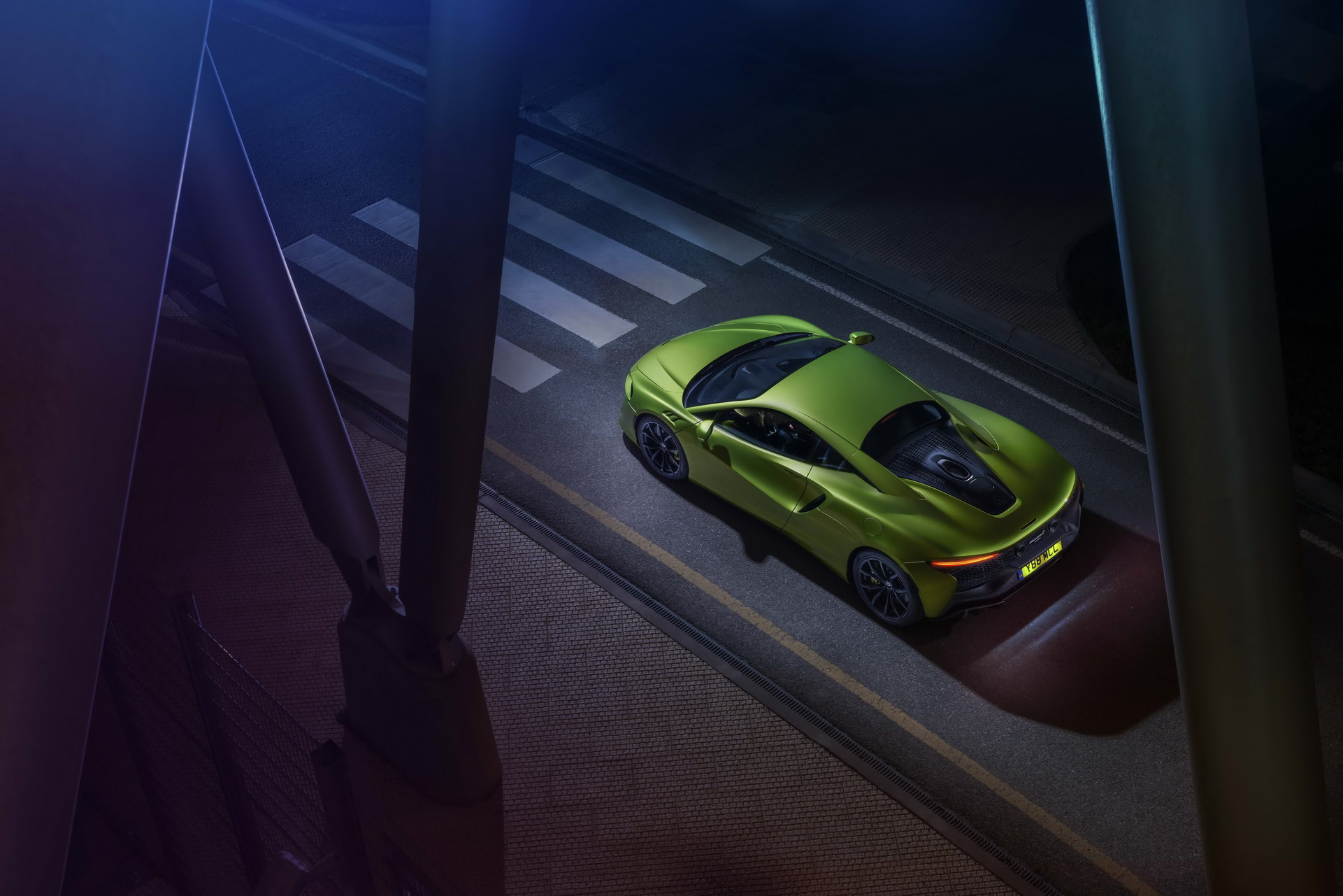 New McLaren Artura Is A 670 HP Plug-in Hybrid Supercar That Has No Reverse Gear