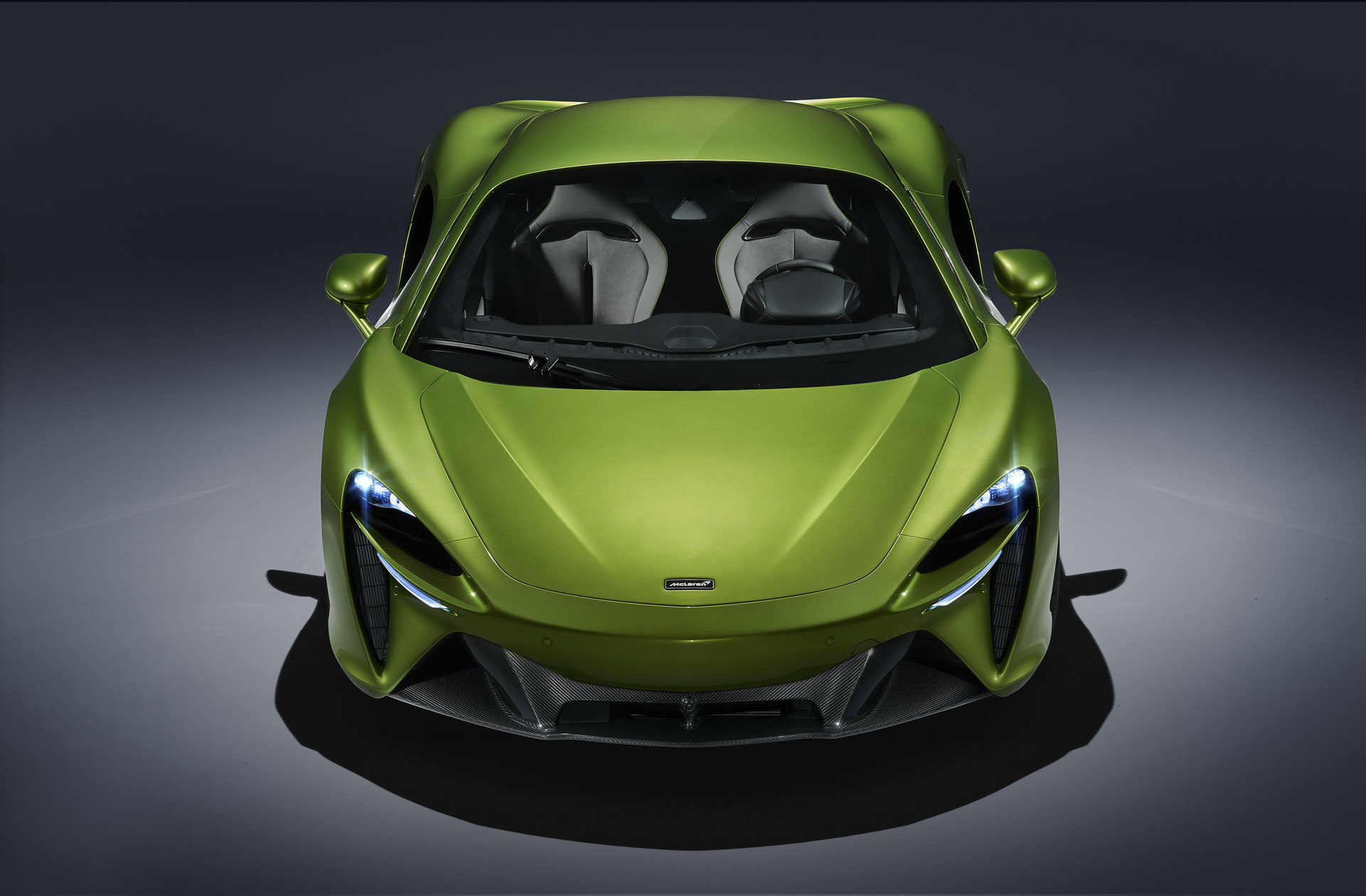 New McLaren Artura Is A 670 HP Plug-in Hybrid Supercar That Has No Reverse Gear
