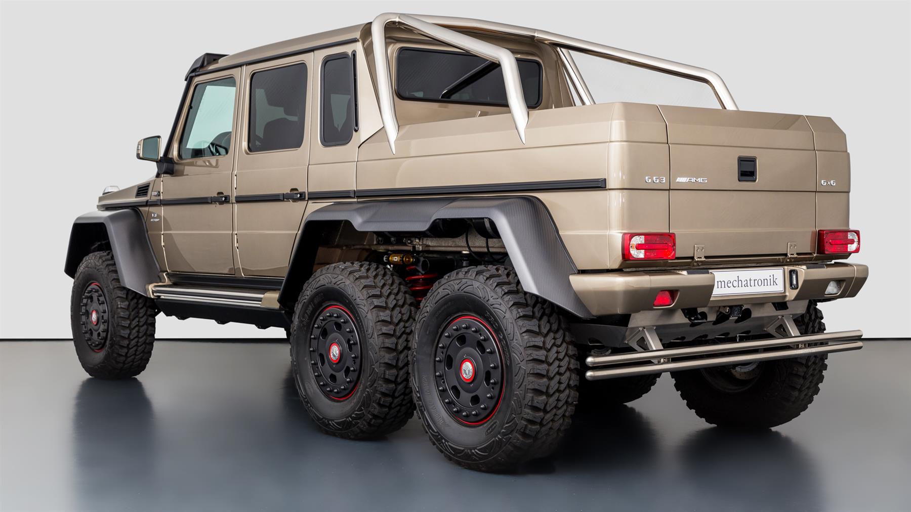 Mercedes Benz G63 Amg 6x6 With Just 143 Miles Is A 1 Million Off Roading Beast Carscoops