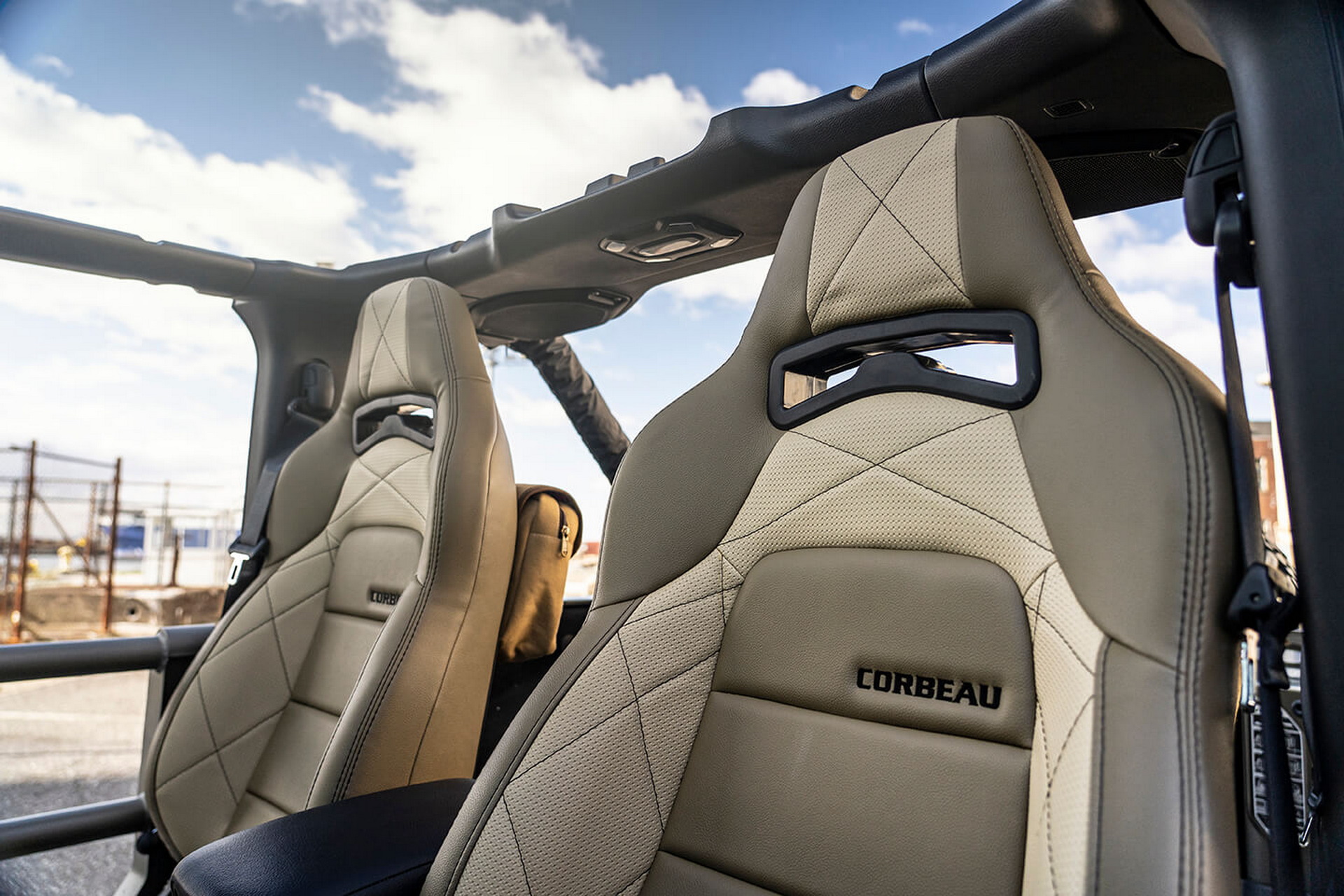 Custom Shop Takes New Jeep Wrangler JL And Gives Its An ’80s / ’90s YJ Retro Facelift