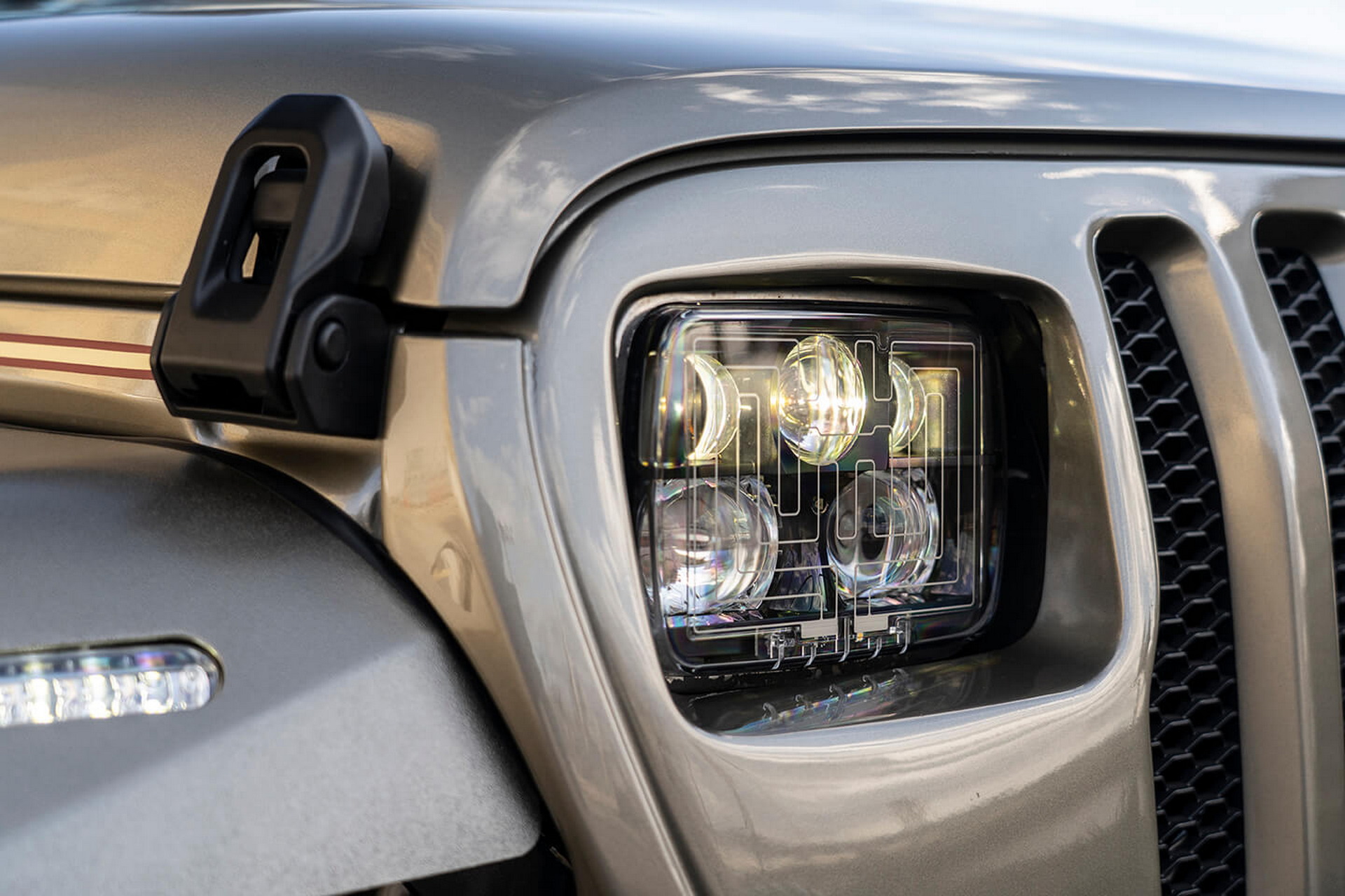 Custom Shop Takes New Jeep Wrangler JL And Gives Its An ’80s / ’90s YJ Retro Facelift