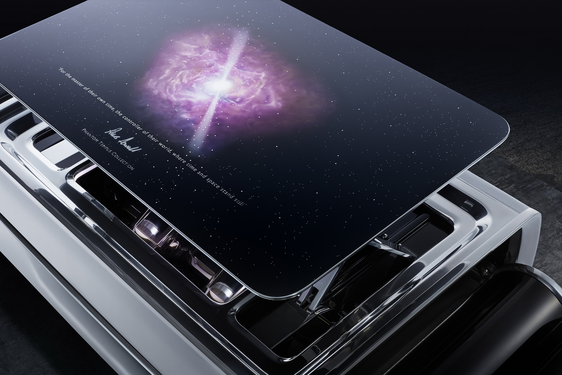 Chinese Rolls-Royce Customers Are Buying $1 Million Cars With Their Smartphones