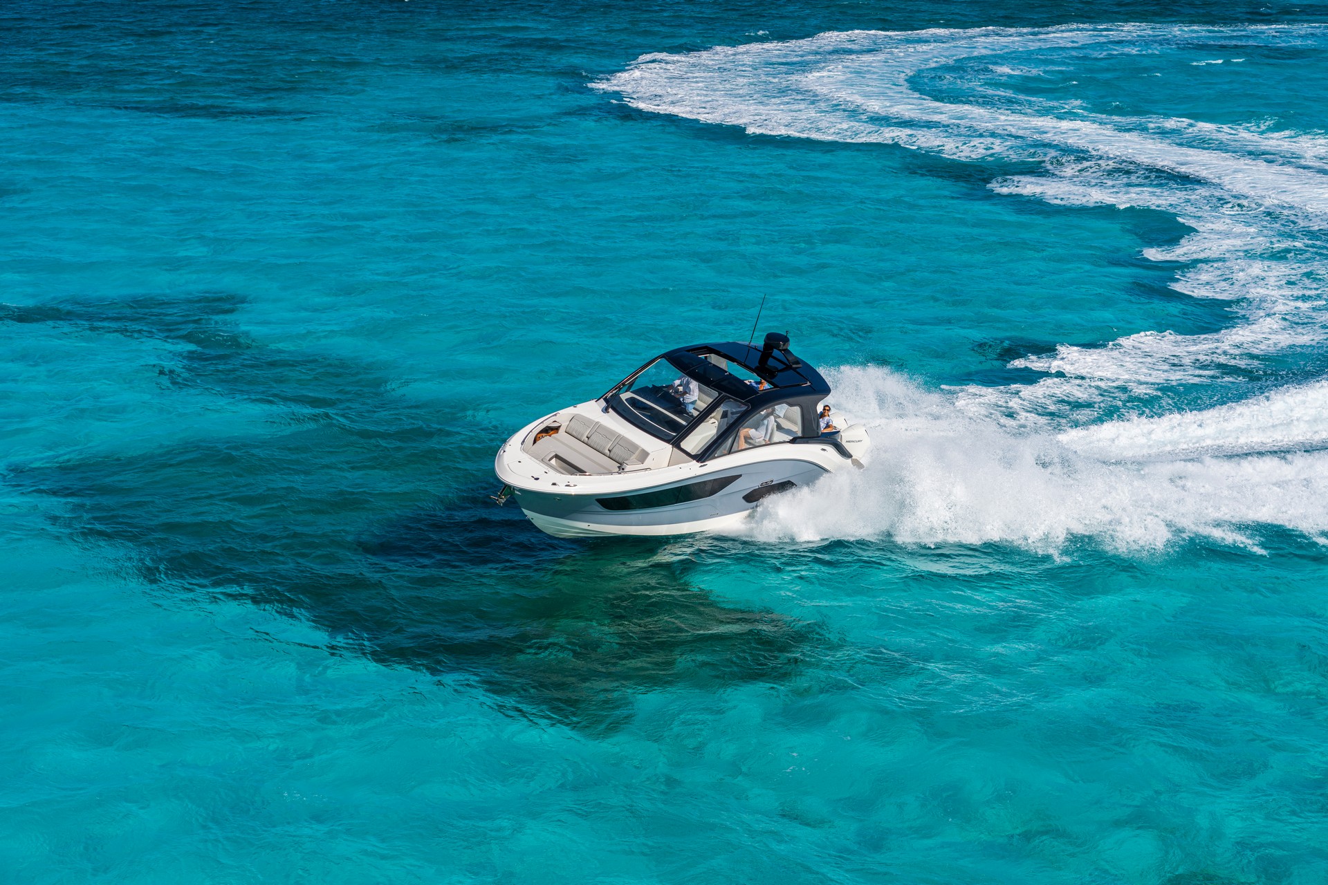 The Ultimate Boating Machine? BMW Designworks And Sea Ray Introduce New Sundancer 370 Outboard