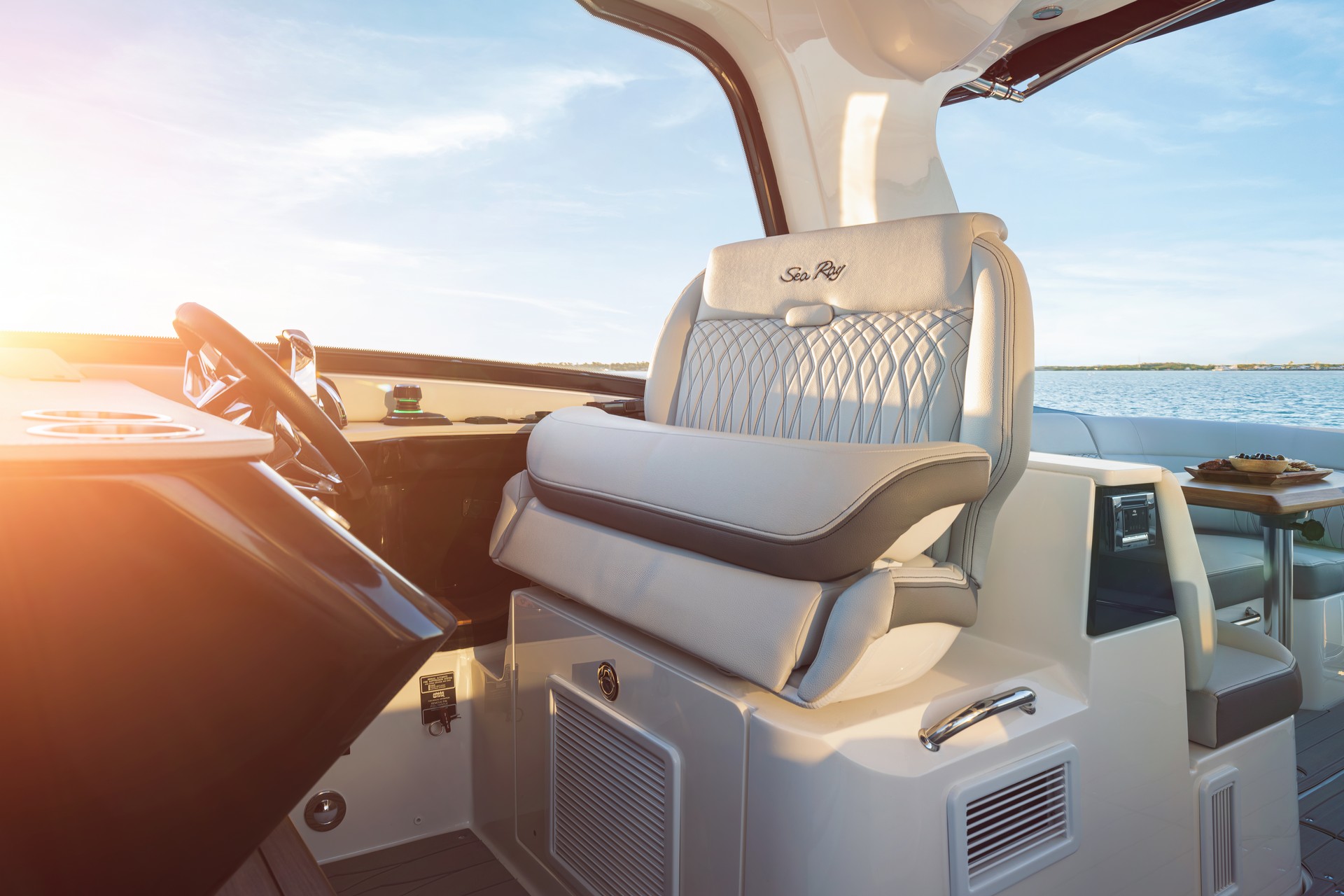 The Ultimate Boating Machine? BMW Designworks And Sea Ray Introduce New Sundancer 370 Outboard