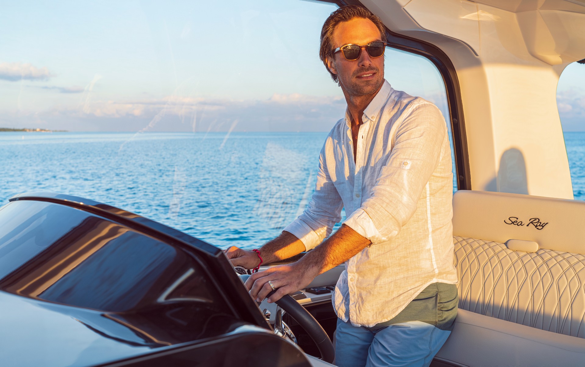 The Ultimate Boating Machine? BMW Designworks And Sea Ray Introduce New Sundancer 370 Outboard