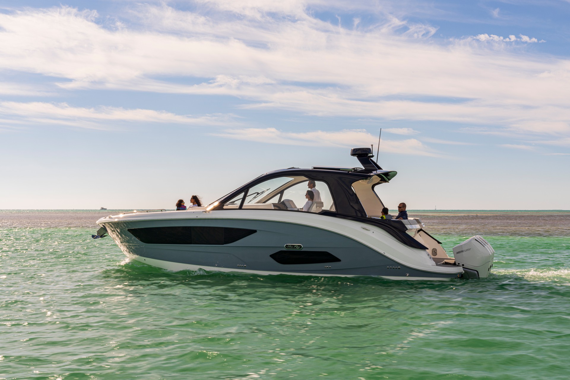 The Ultimate Boating Machine? BMW Designworks And Sea Ray Introduce New Sundancer 370 Outboard