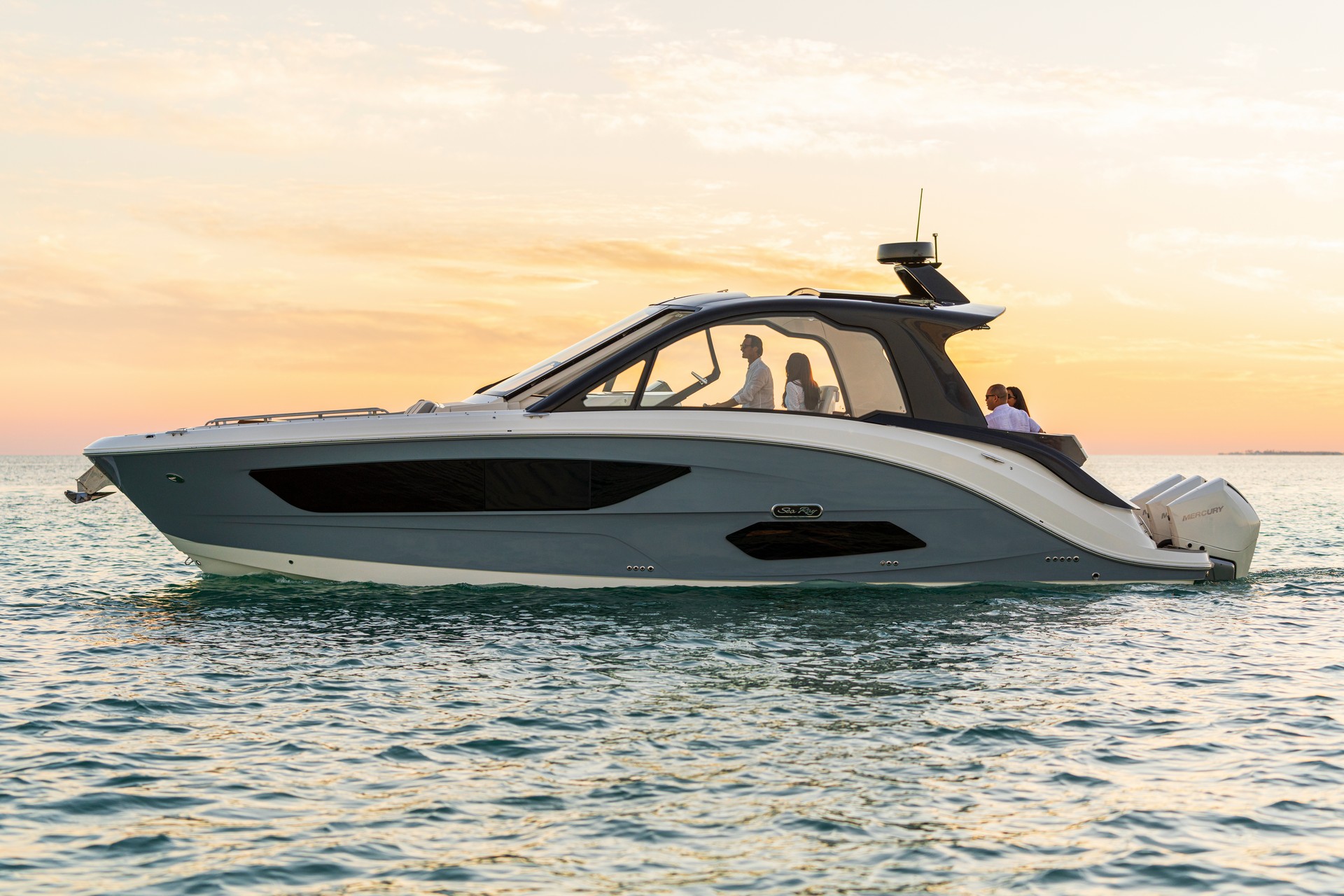 The Ultimate Boating Machine? BMW Designworks And Sea Ray Introduce New Sundancer 370 Outboard