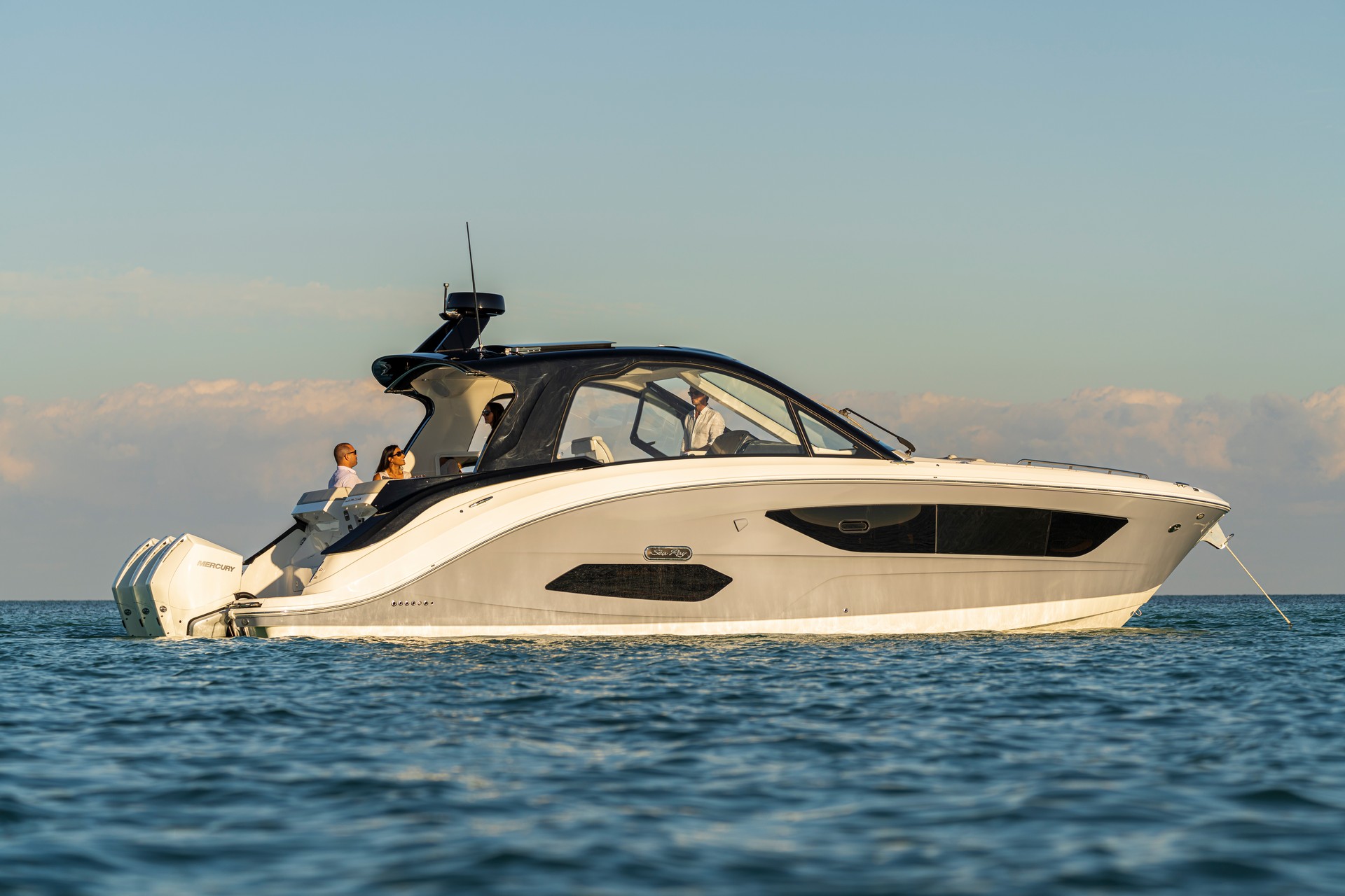 The Ultimate Boating Machine? BMW Designworks And Sea Ray Introduce New Sundancer 370 Outboard
