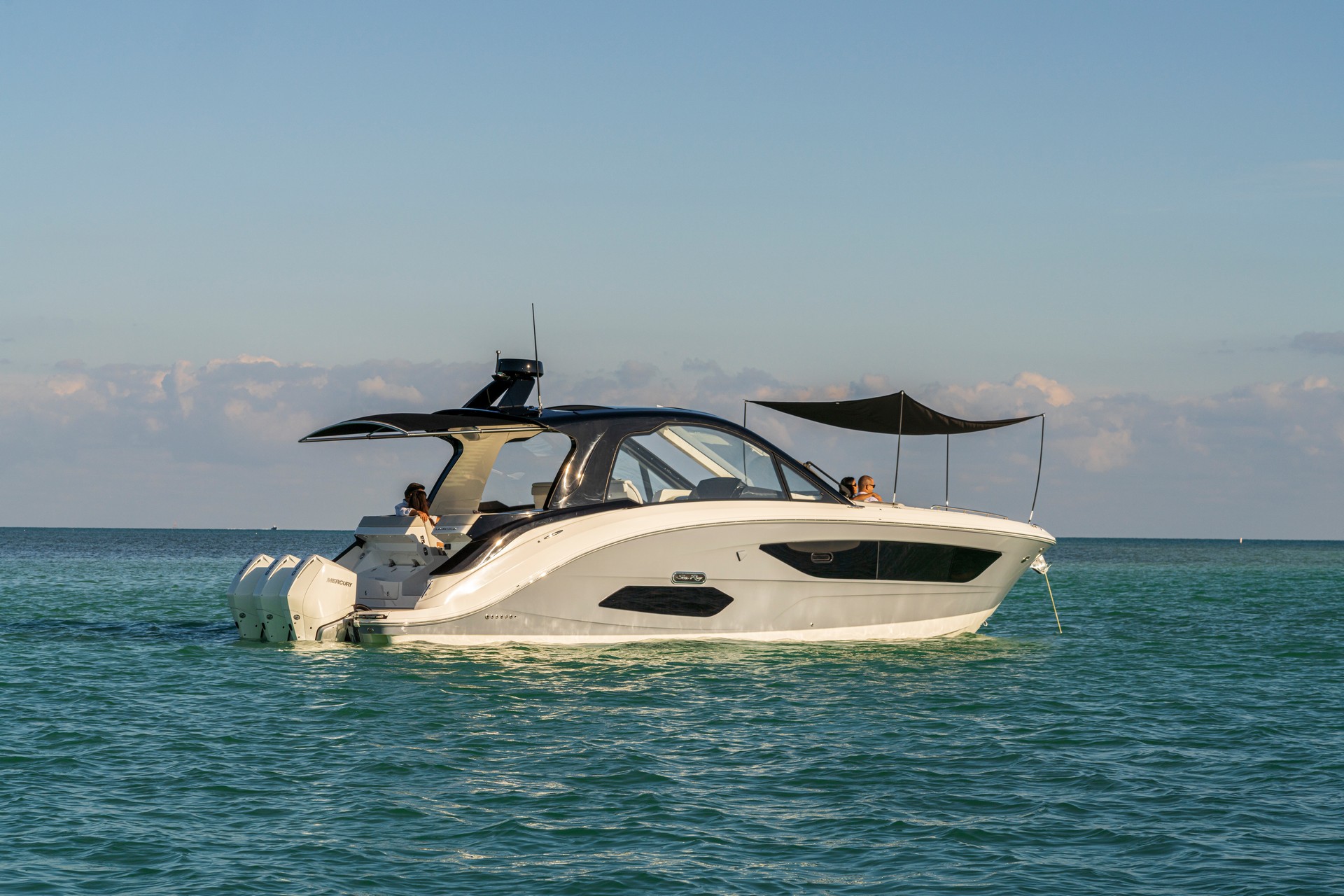 The Ultimate Boating Machine? BMW Designworks And Sea Ray Introduce New Sundancer 370 Outboard