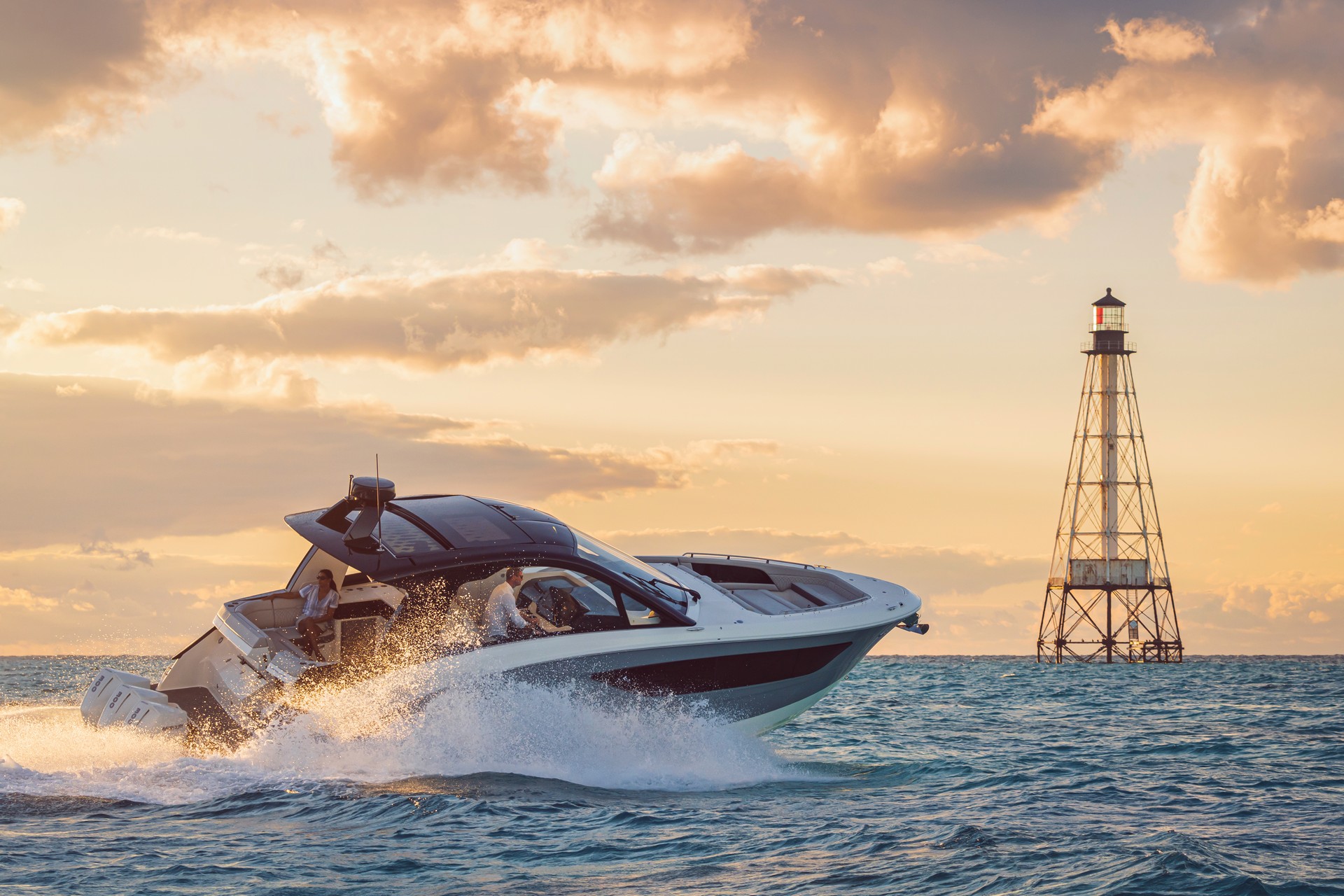 The Ultimate Boating Machine? BMW Designworks And Sea Ray Introduce New Sundancer 370 Outboard