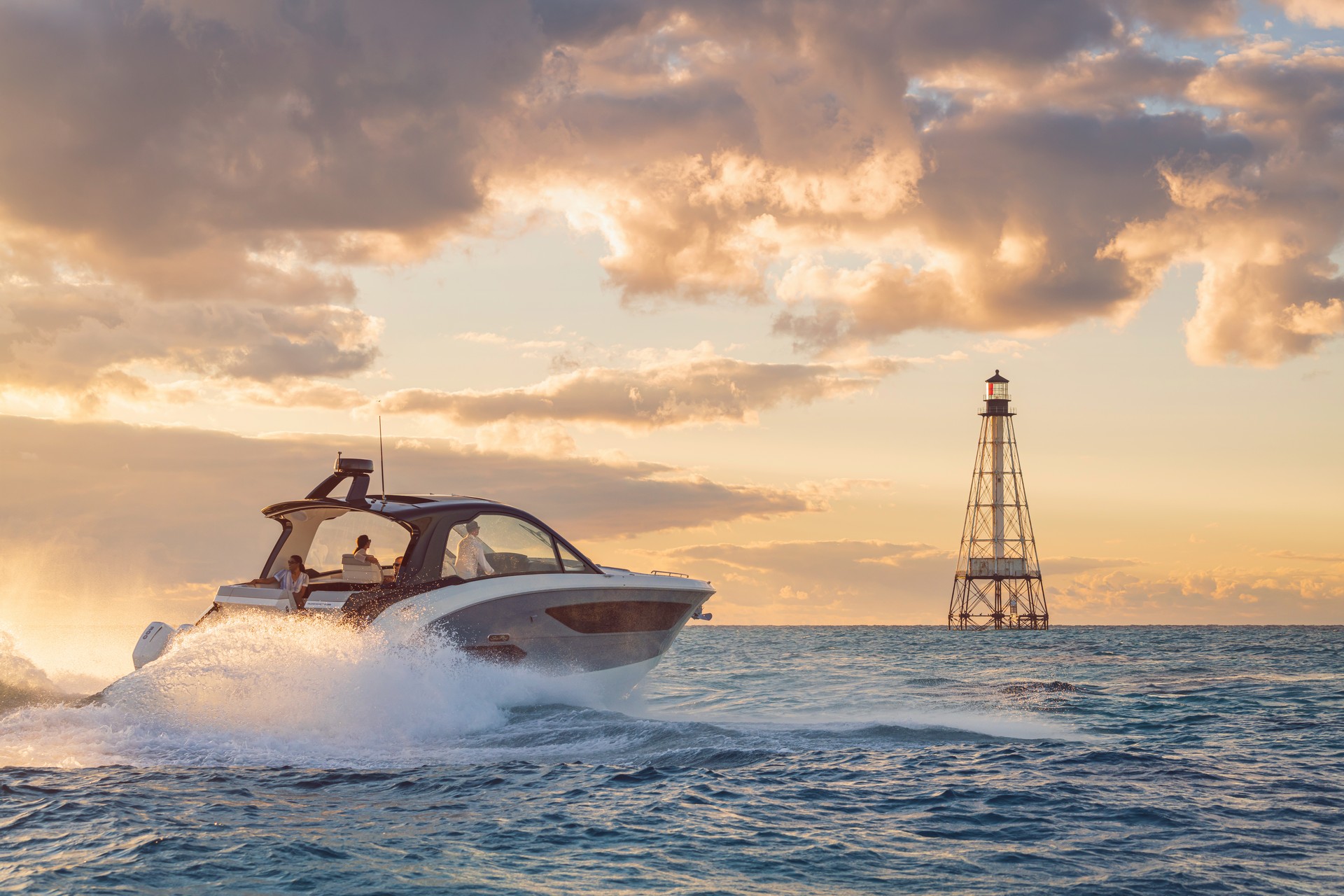 The Ultimate Boating Machine? BMW Designworks And Sea Ray Introduce New Sundancer 370 Outboard