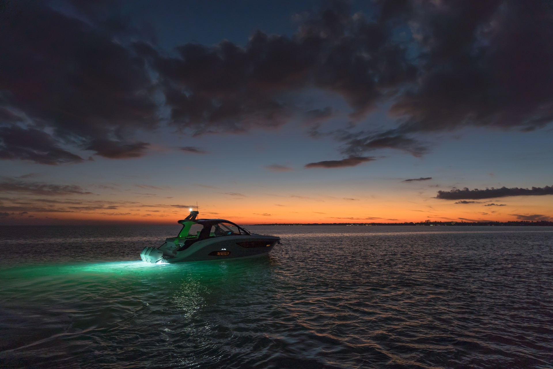The Ultimate Boating Machine? BMW Designworks And Sea Ray Introduce New Sundancer 370 Outboard