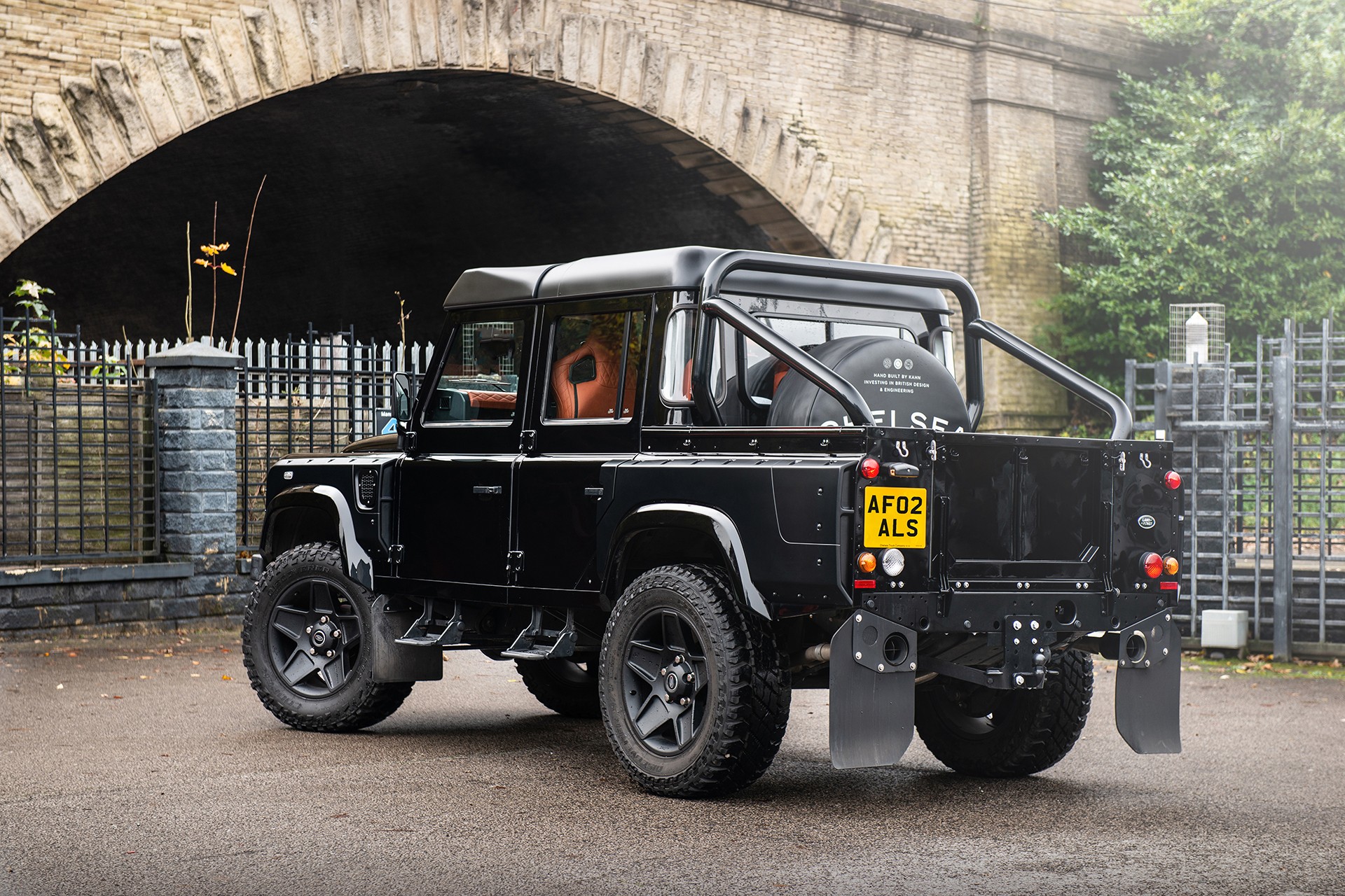 Kahn’s 2015 Land Rover Defender Pickup Looks Ready For The End Of Days