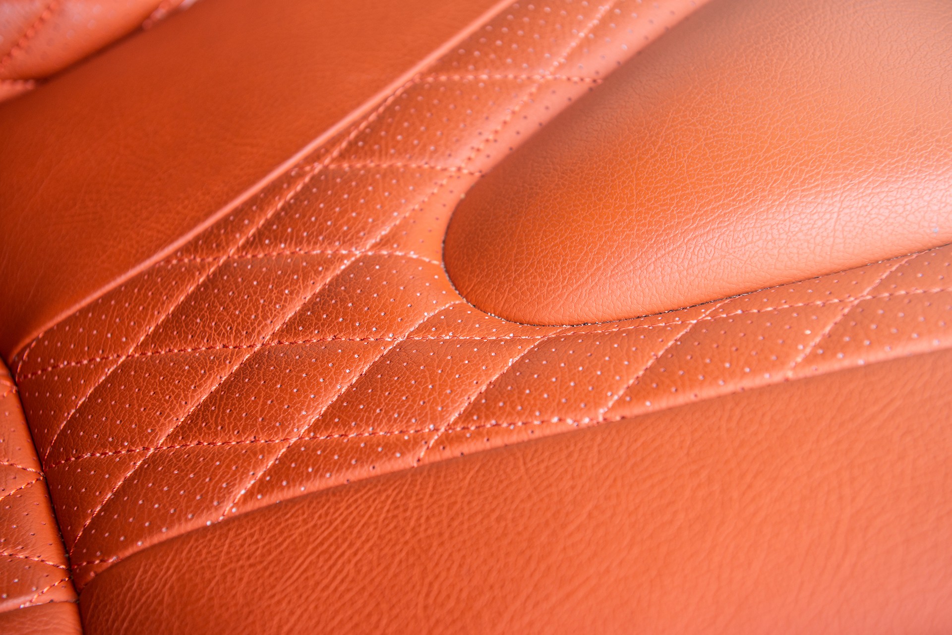 Kahn’s 2015 Land Rover Defender Pickup Looks Ready For The End Of Days