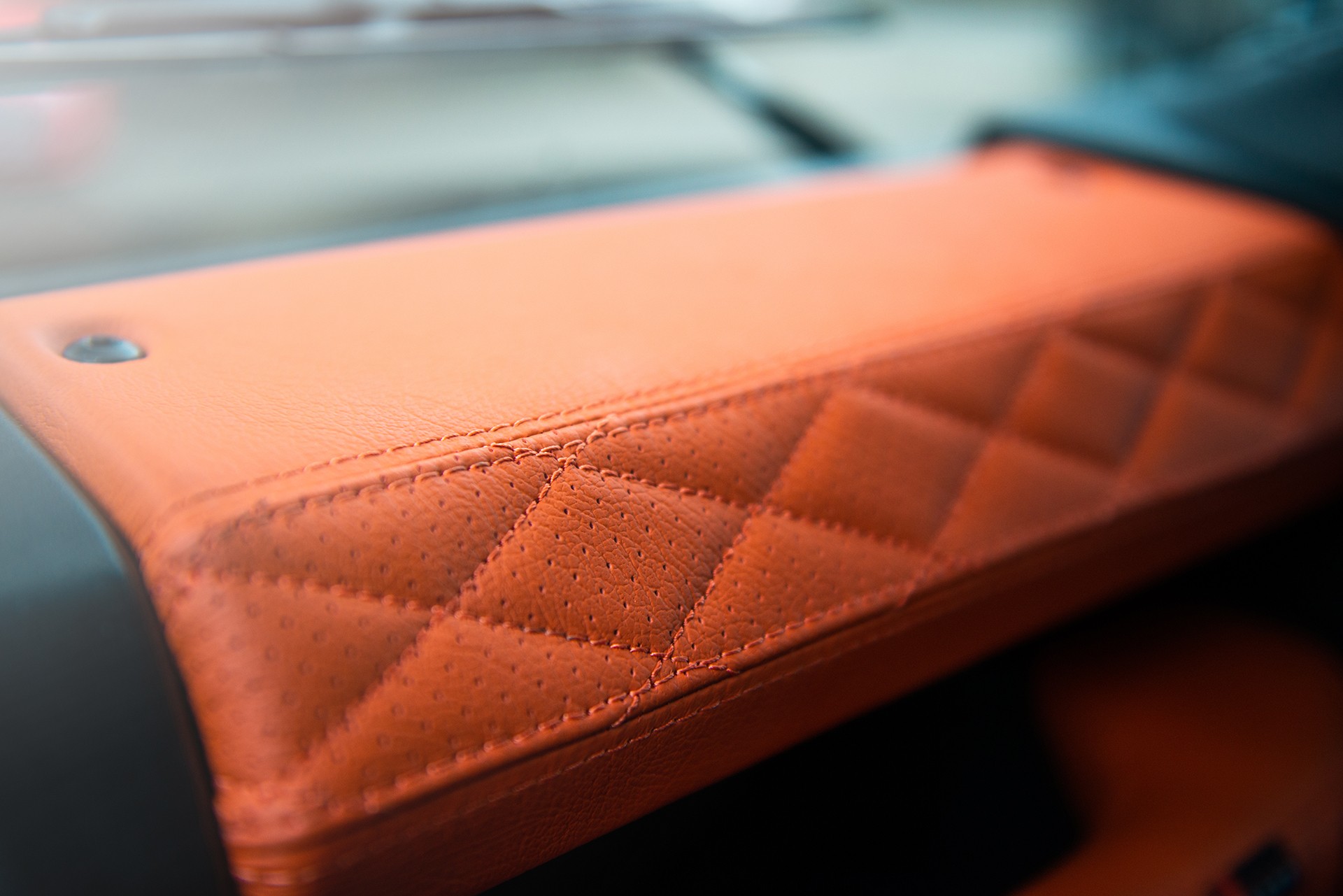 Kahn’s 2015 Land Rover Defender Pickup Looks Ready For The End Of Days