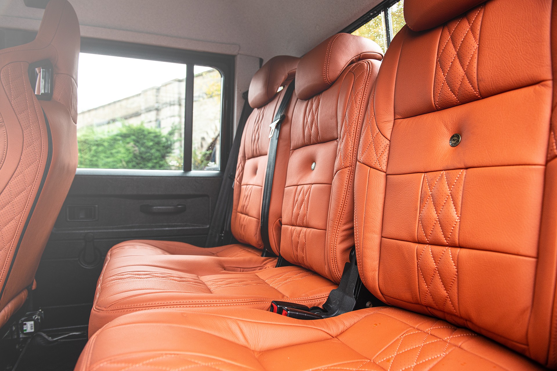 Kahn’s 2015 Land Rover Defender Pickup Looks Ready For The End Of Days