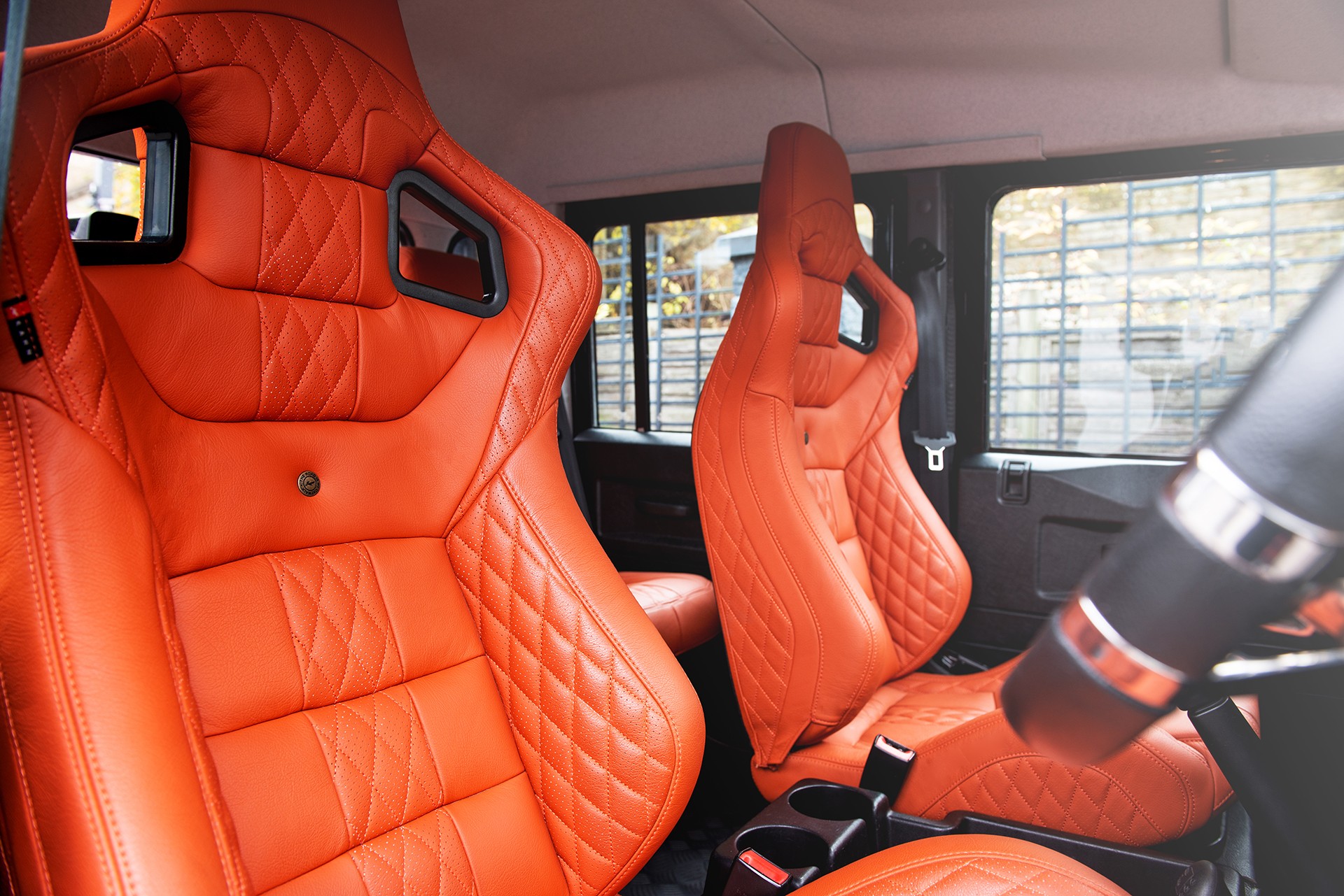 Kahn’s 2015 Land Rover Defender Pickup Looks Ready For The End Of Days