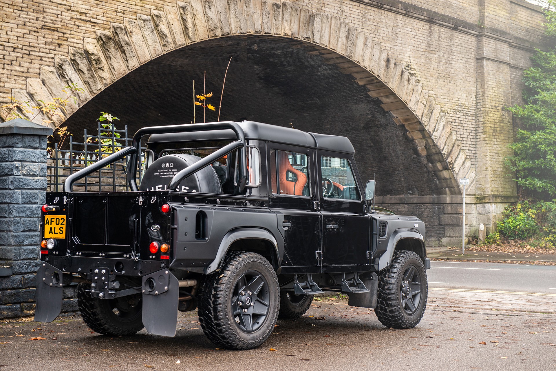 Kahn’s 2015 Land Rover Defender Pickup Looks Ready For The End Of Days
