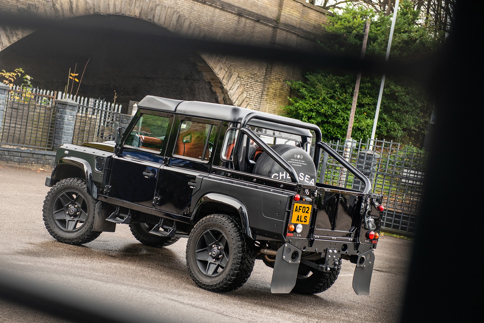 Kahn’s 2015 Land Rover Defender Pickup Looks Ready For The End Of Days