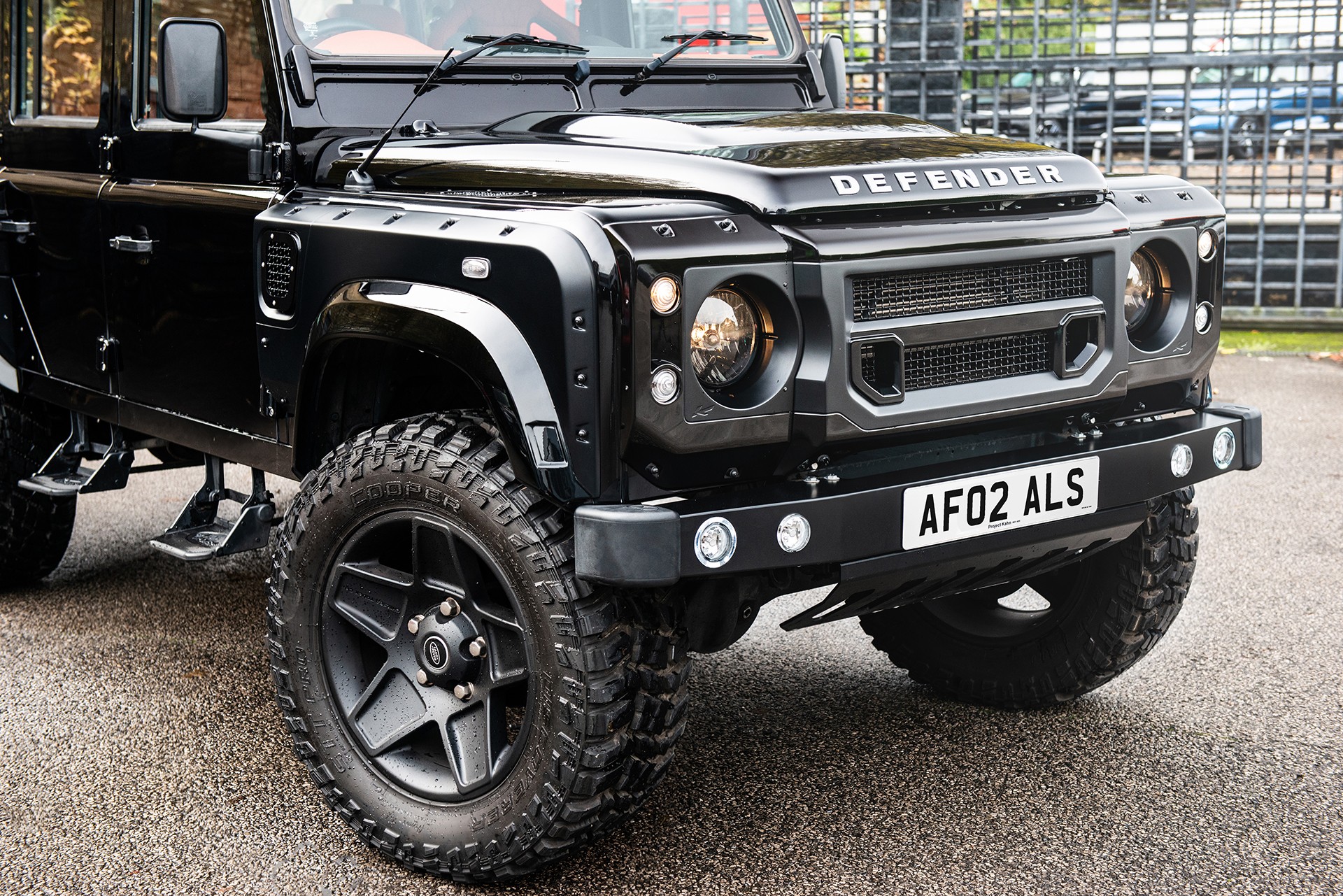 Kahn’s 2015 Land Rover Defender Pickup Looks Ready For The End Of Days