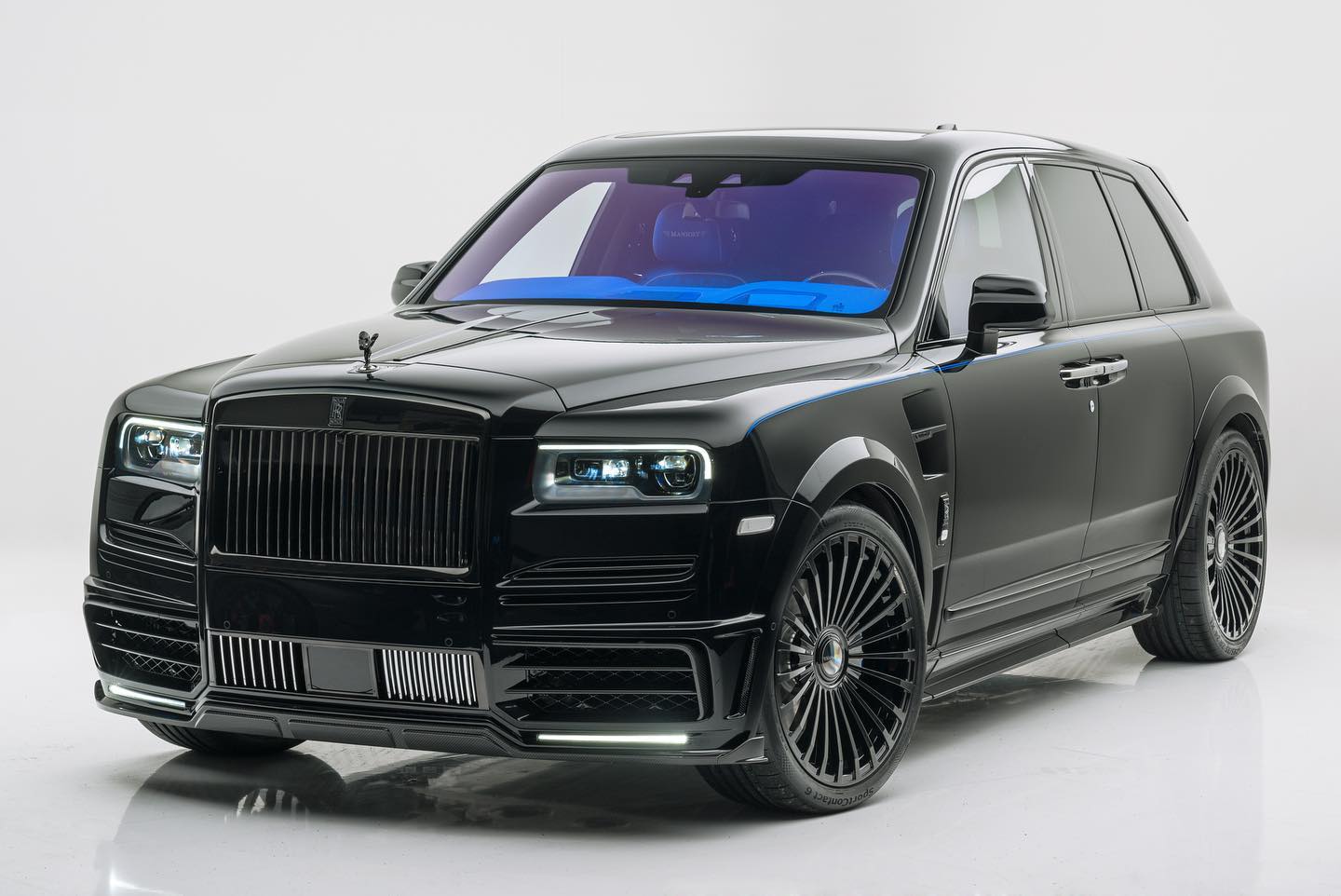 Rolls-Royce Cullinan by MANSORY