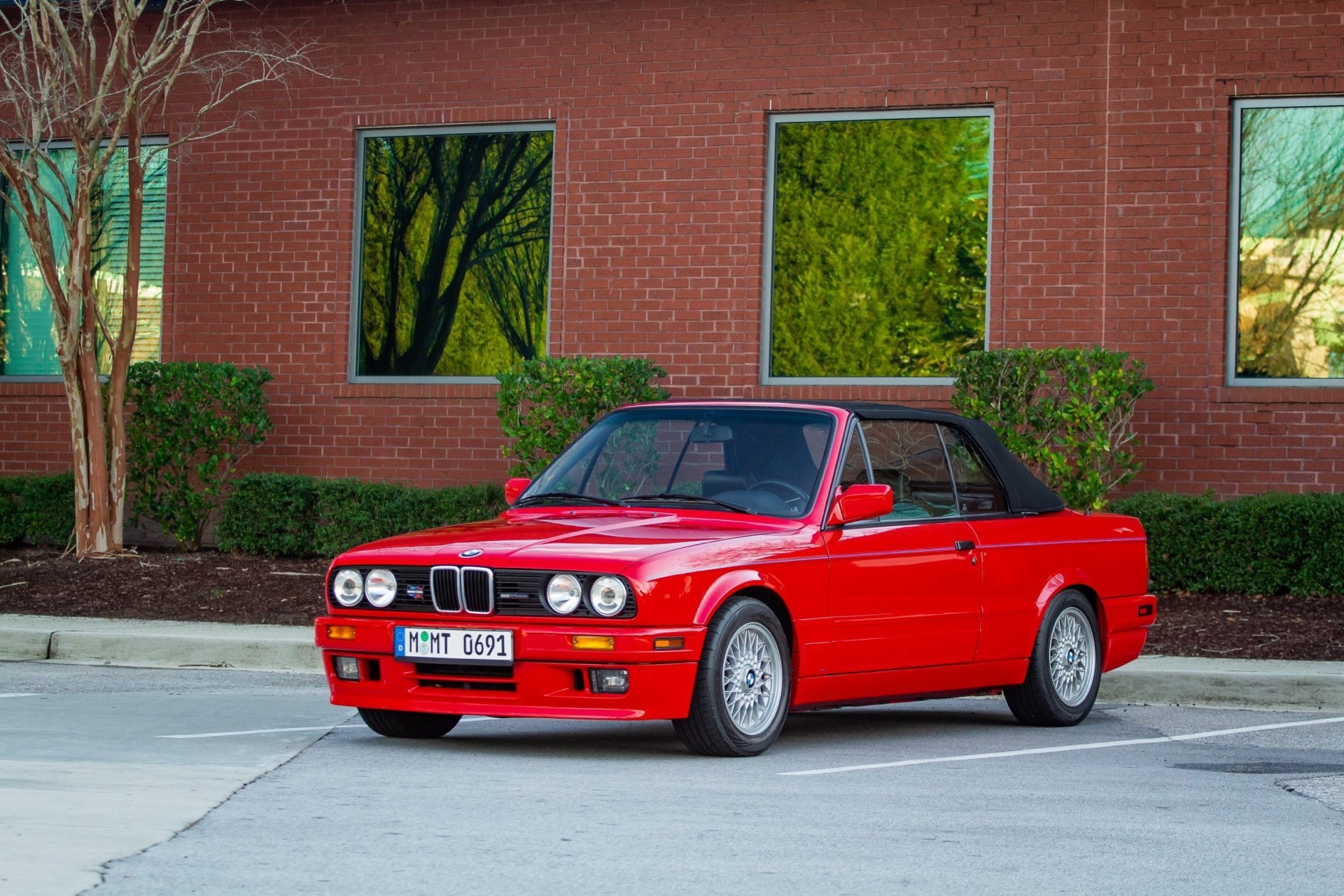Live Out Your 90s Wall Street Broker Dreams With This Brilliant Red E30 Convertible