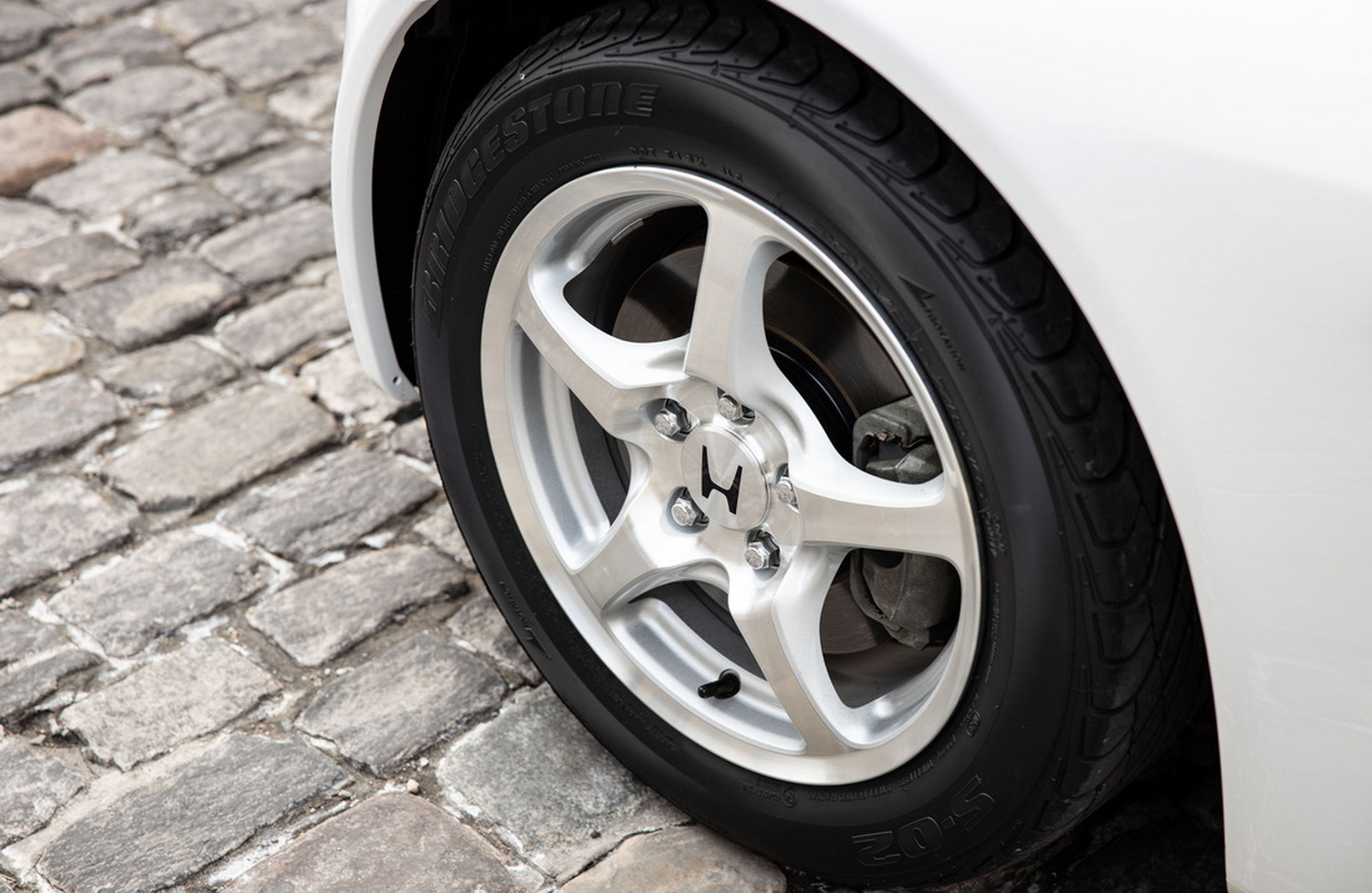 This Low-Mileage White-On-Red Honda S2000 Has Already Attracted A High Bid Of $35,000