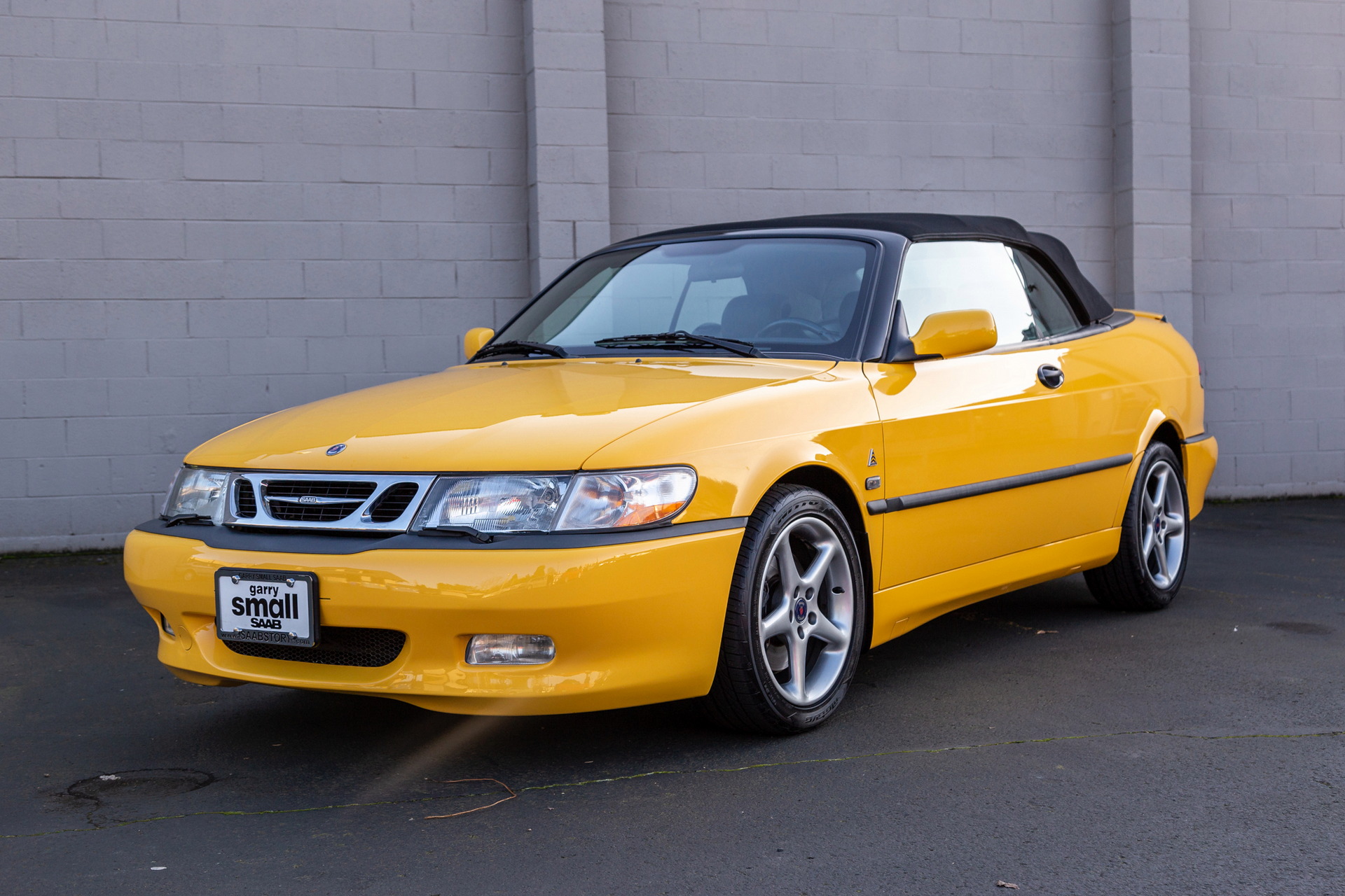 Pristine Saab 9-3 Viggen Convertible Is One Characterful Swede