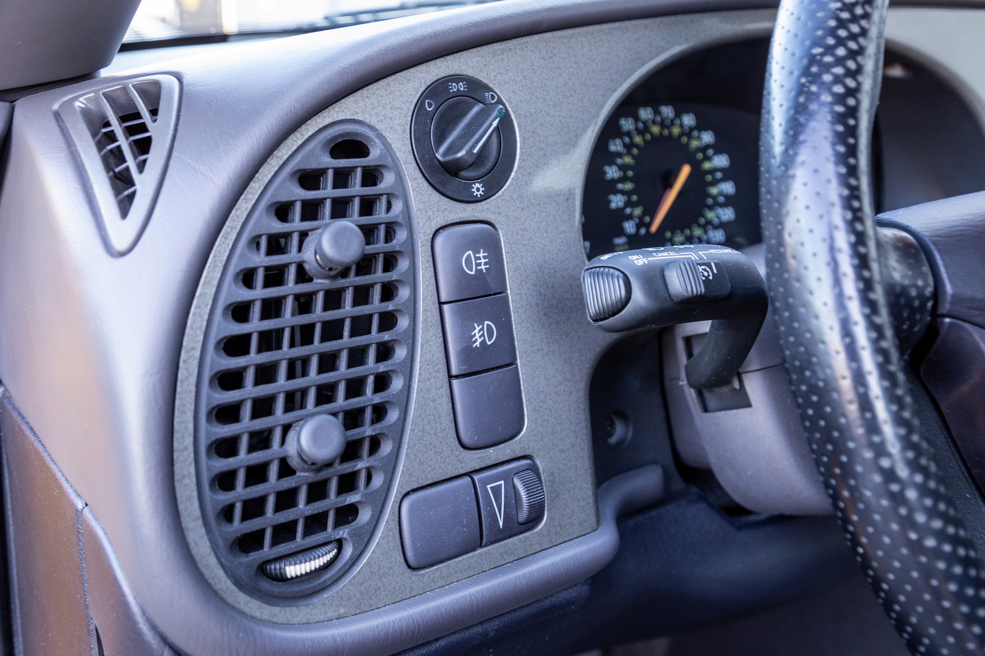 Pristine Saab 9-3 Viggen Convertible Is One Characterful Swede