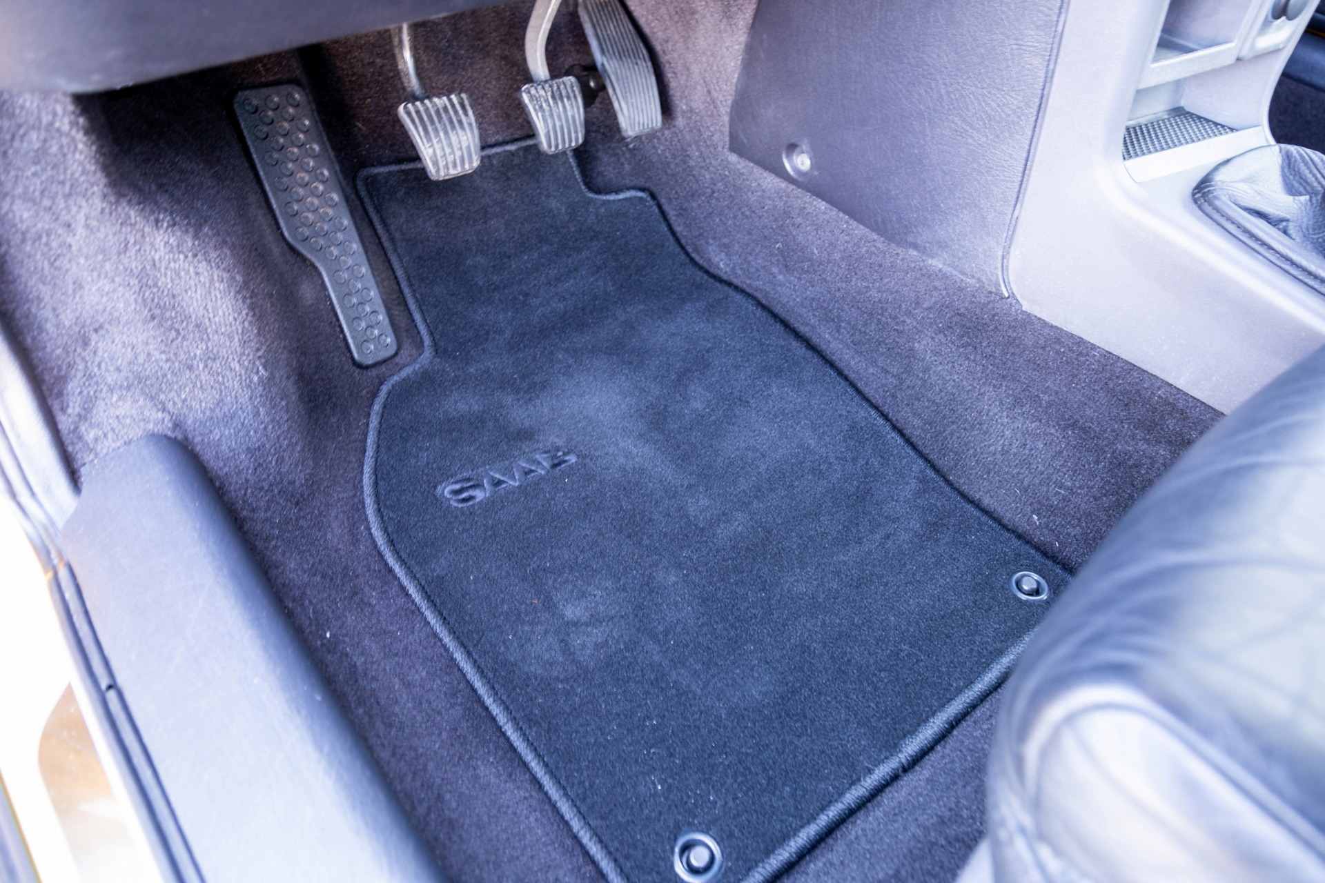 Pristine Saab 9-3 Viggen Convertible Is One Characterful Swede