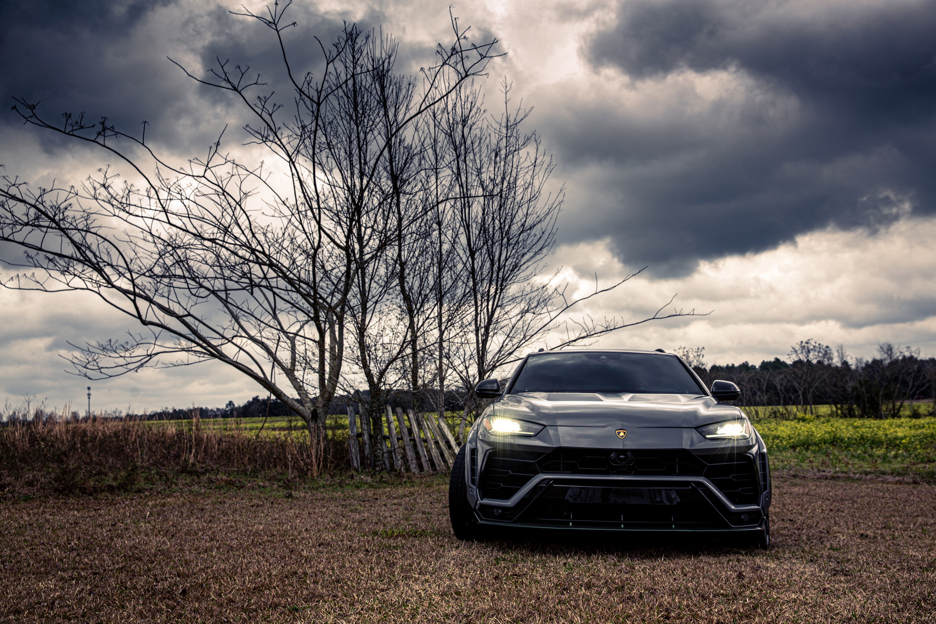 800 HP, Carbon Fiber-Bodied Lamborghini Urus “Green Urnet” Cost $350,000