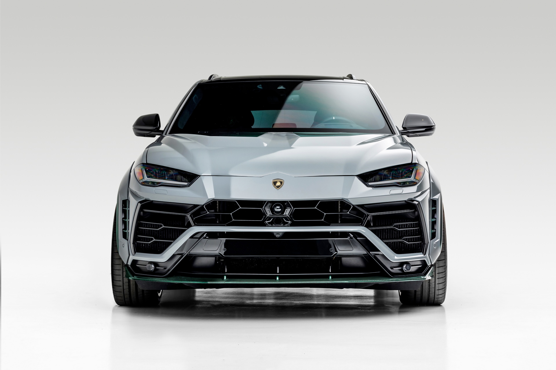 800 HP, Carbon Fiber-Bodied Lamborghini Urus “Green Urnet” Cost $350,000