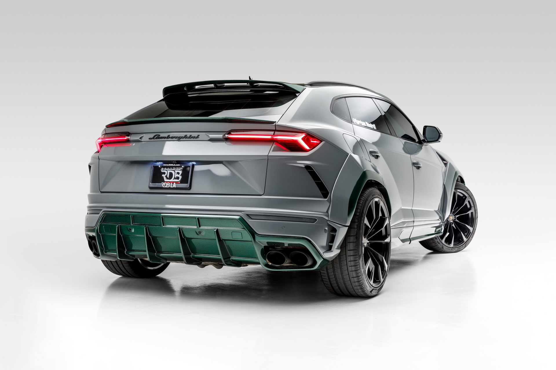 800 HP, Carbon Fiber-Bodied Lamborghini Urus “Green Urnet” Cost $350,000